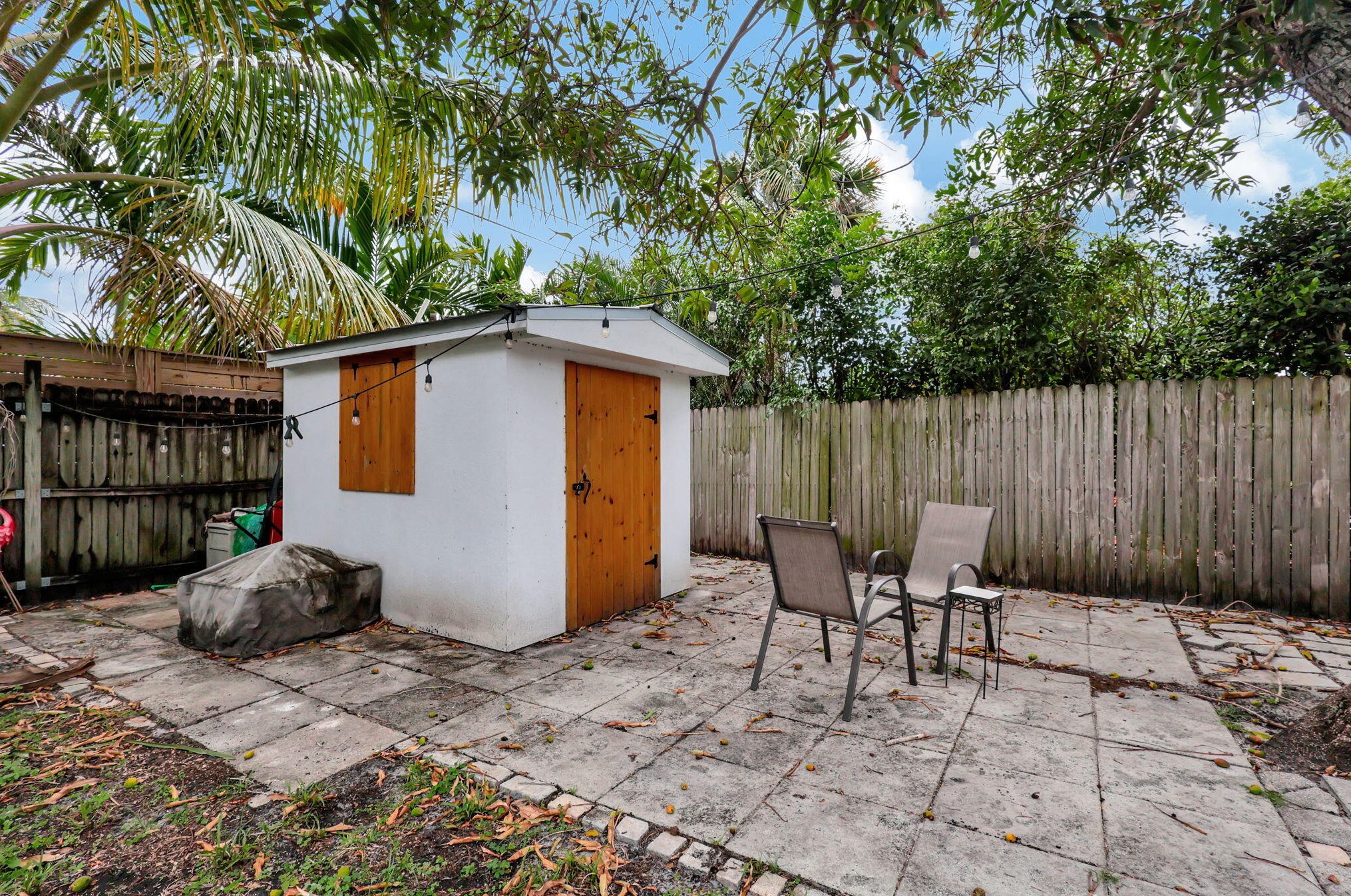 211 Princeton Dr, Lake Worth FL 33460-6237 exterior