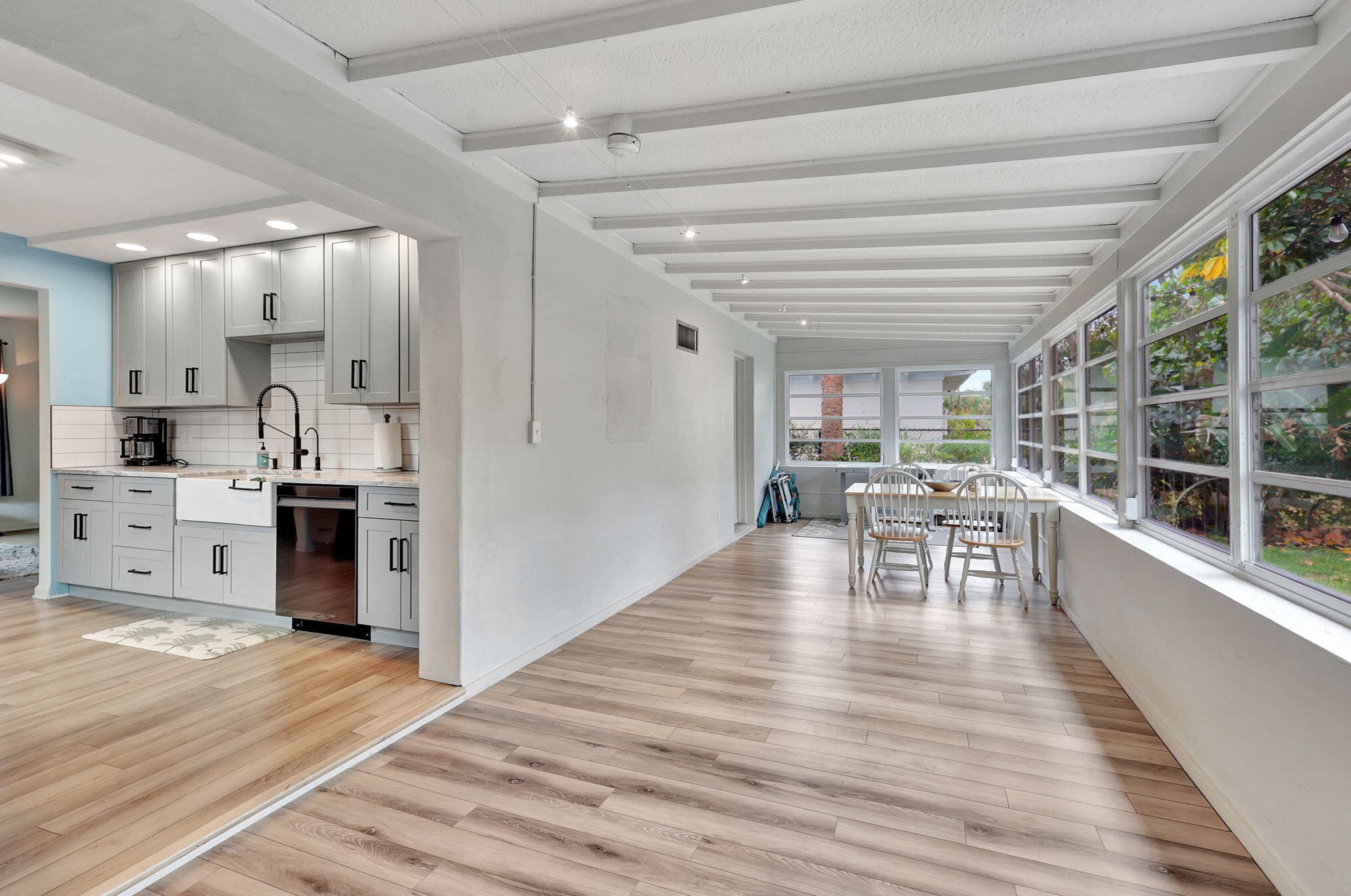 211 Princeton Dr, Lake Worth FL 33460-6237 exterior