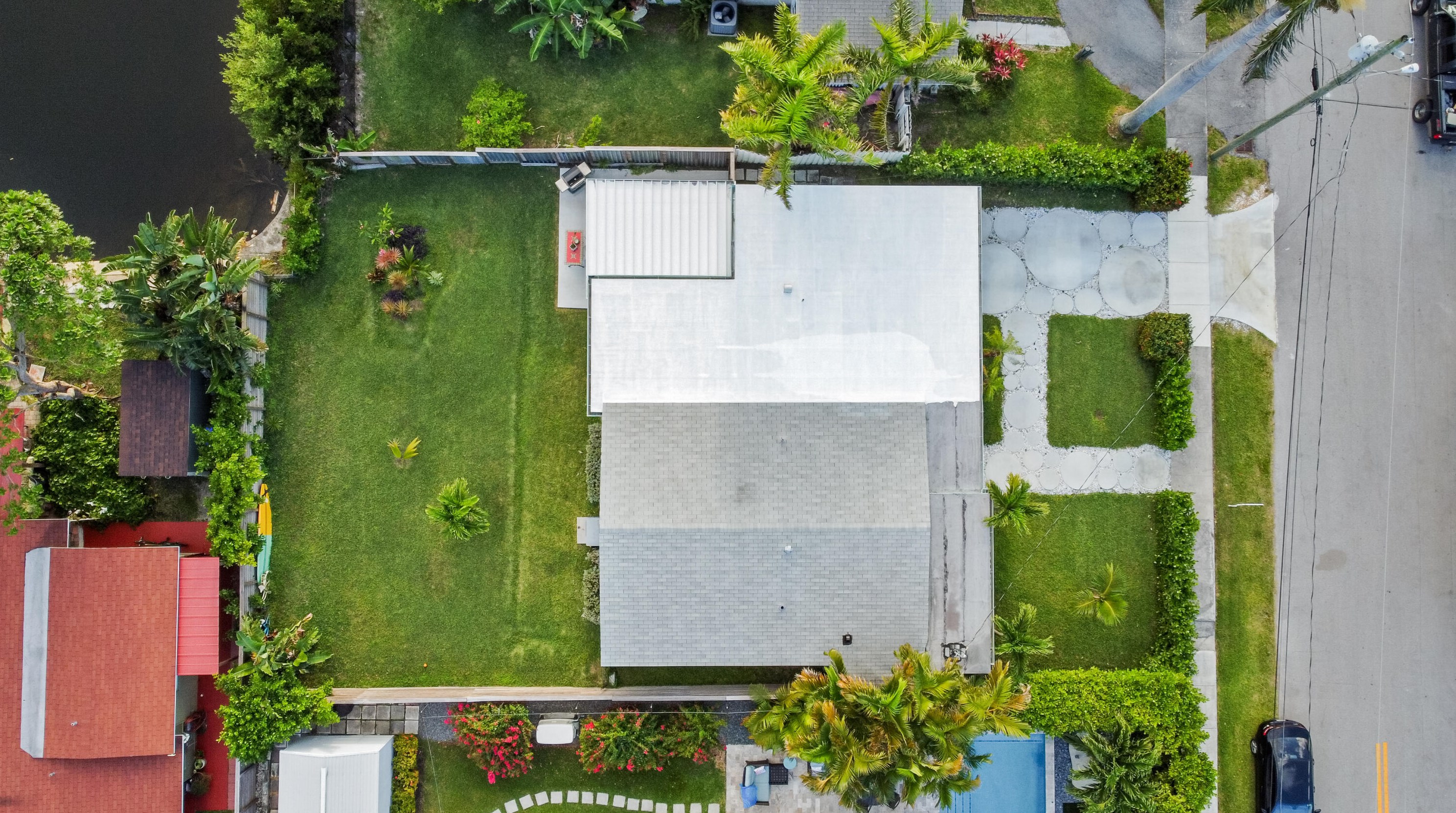 1154 Grant St, Hollywood FL  33019-3126 exterior