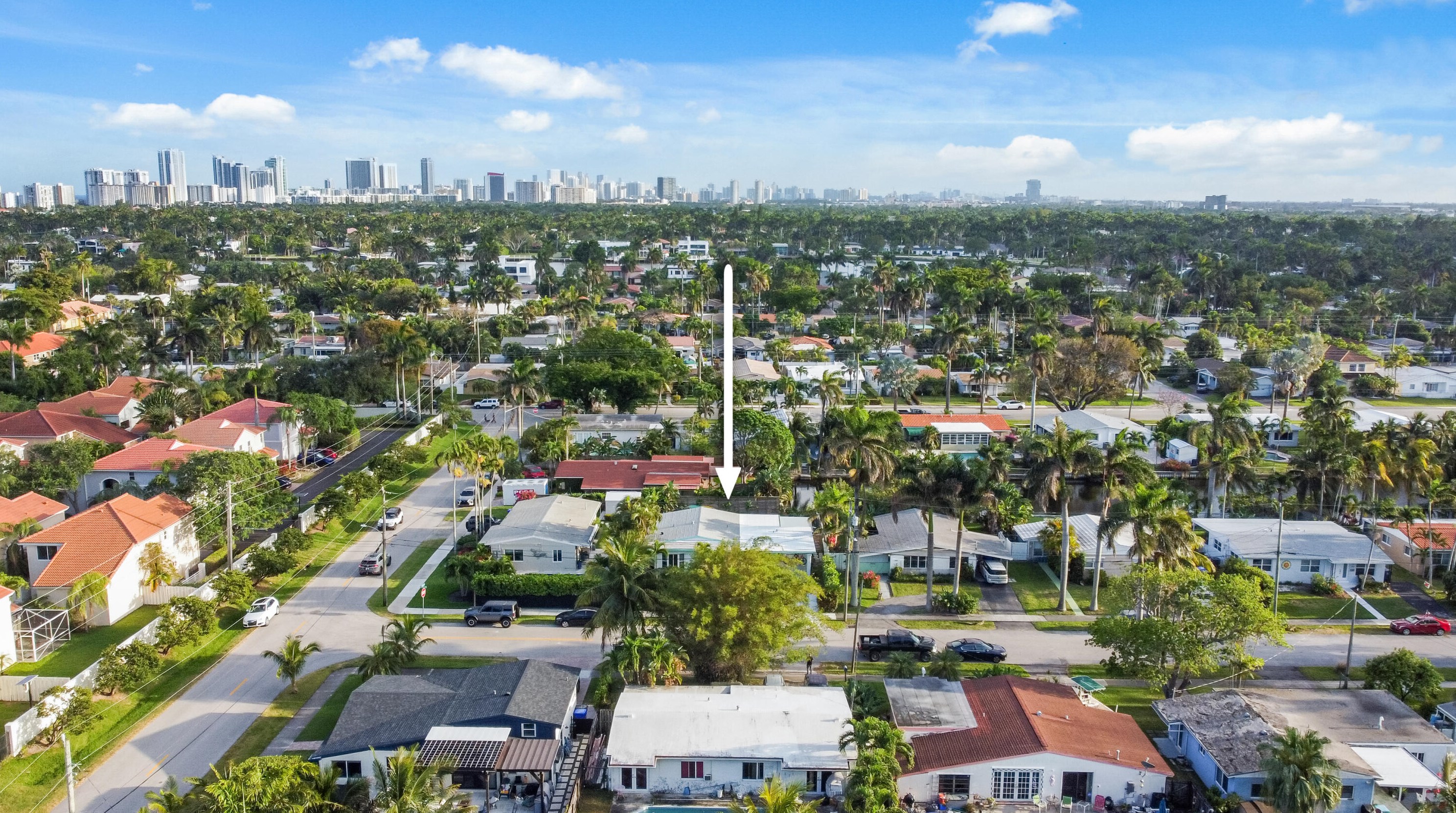 1154 Grant St, Hollywood FL  33019-3126 exterior