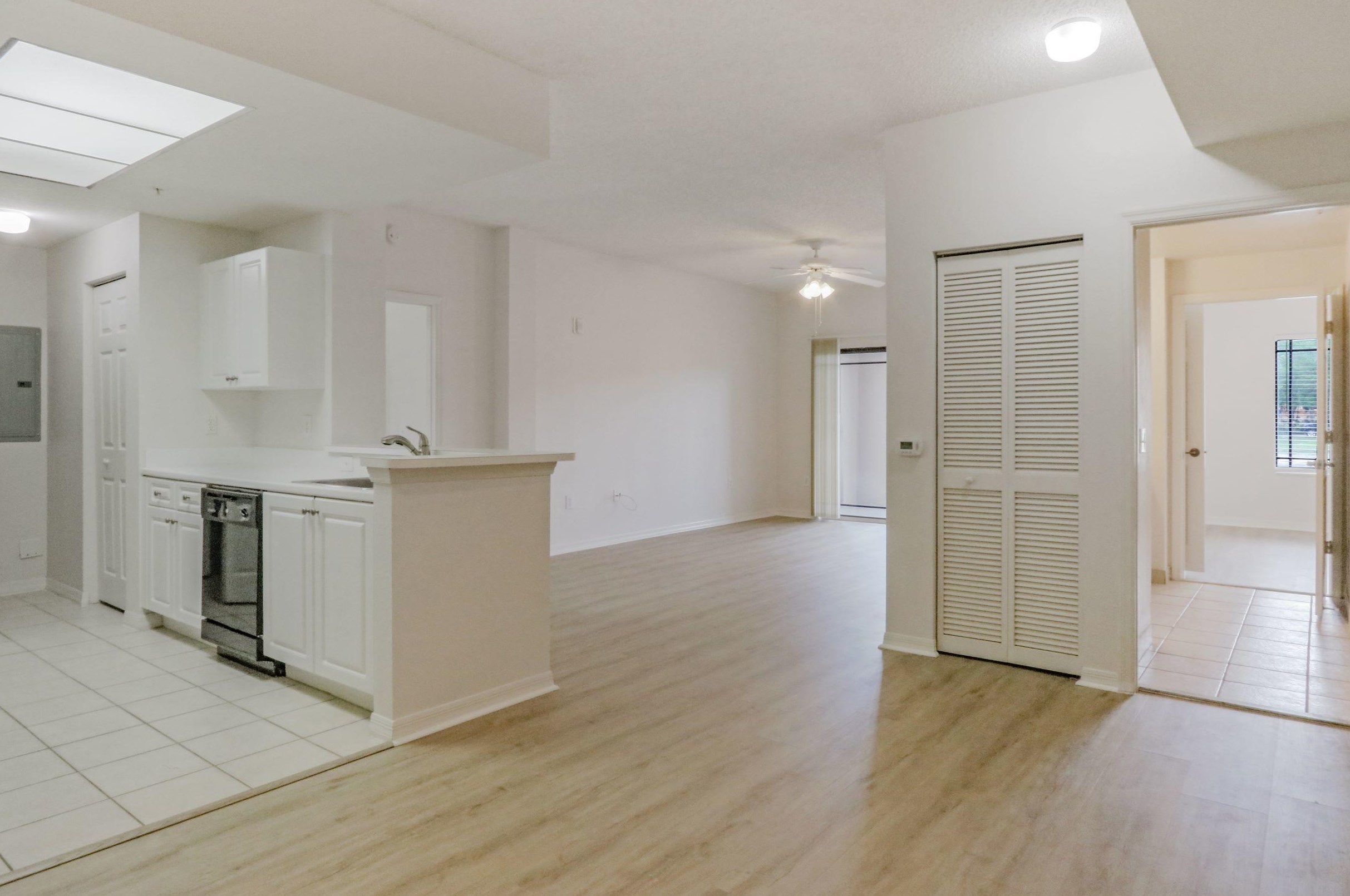 2806 Veronia Dr #110, West Palm Beach, FL 33410
