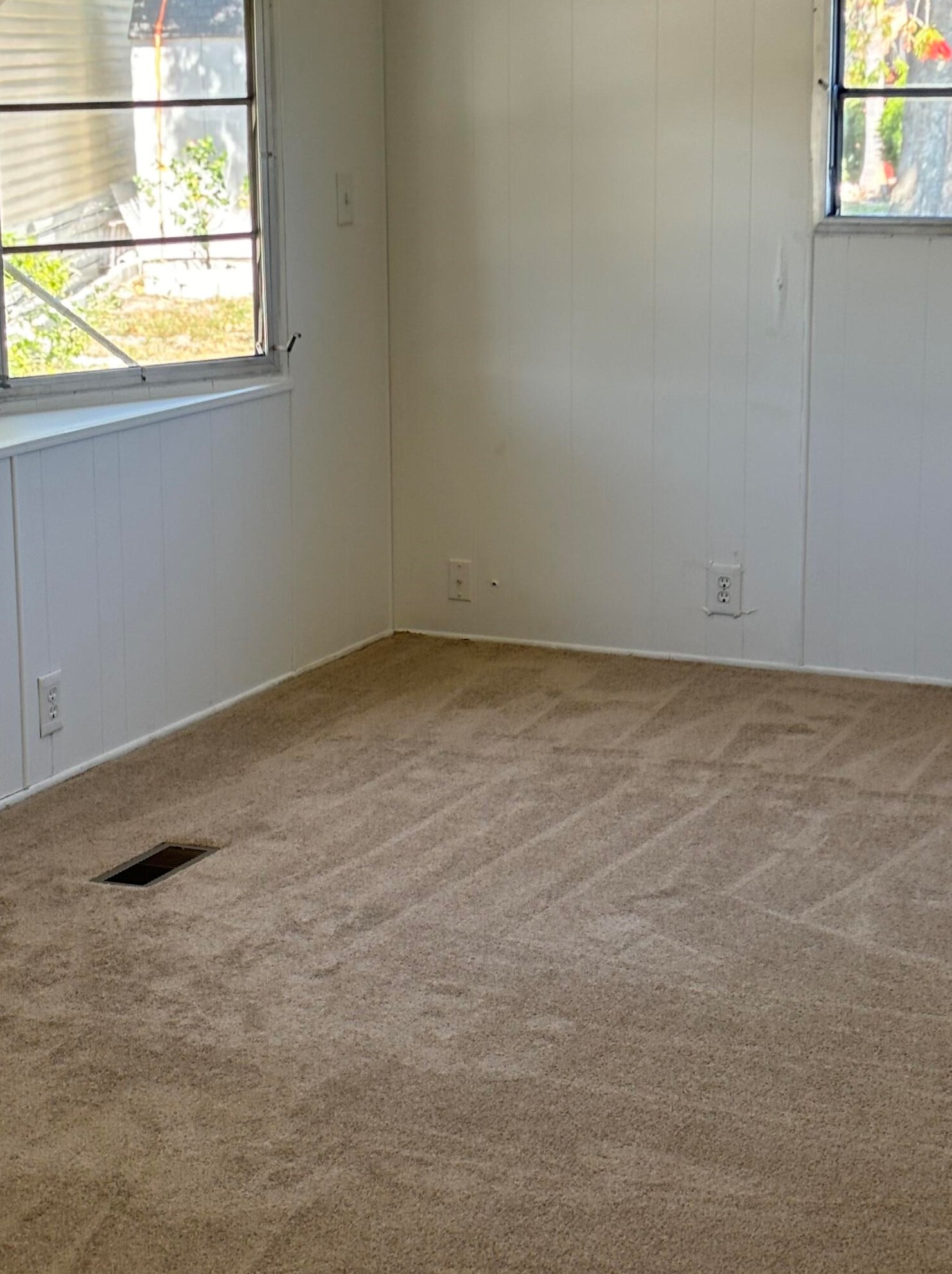 16 Hermosa Ln, Fort Pierce FL  34952-8543 exterior