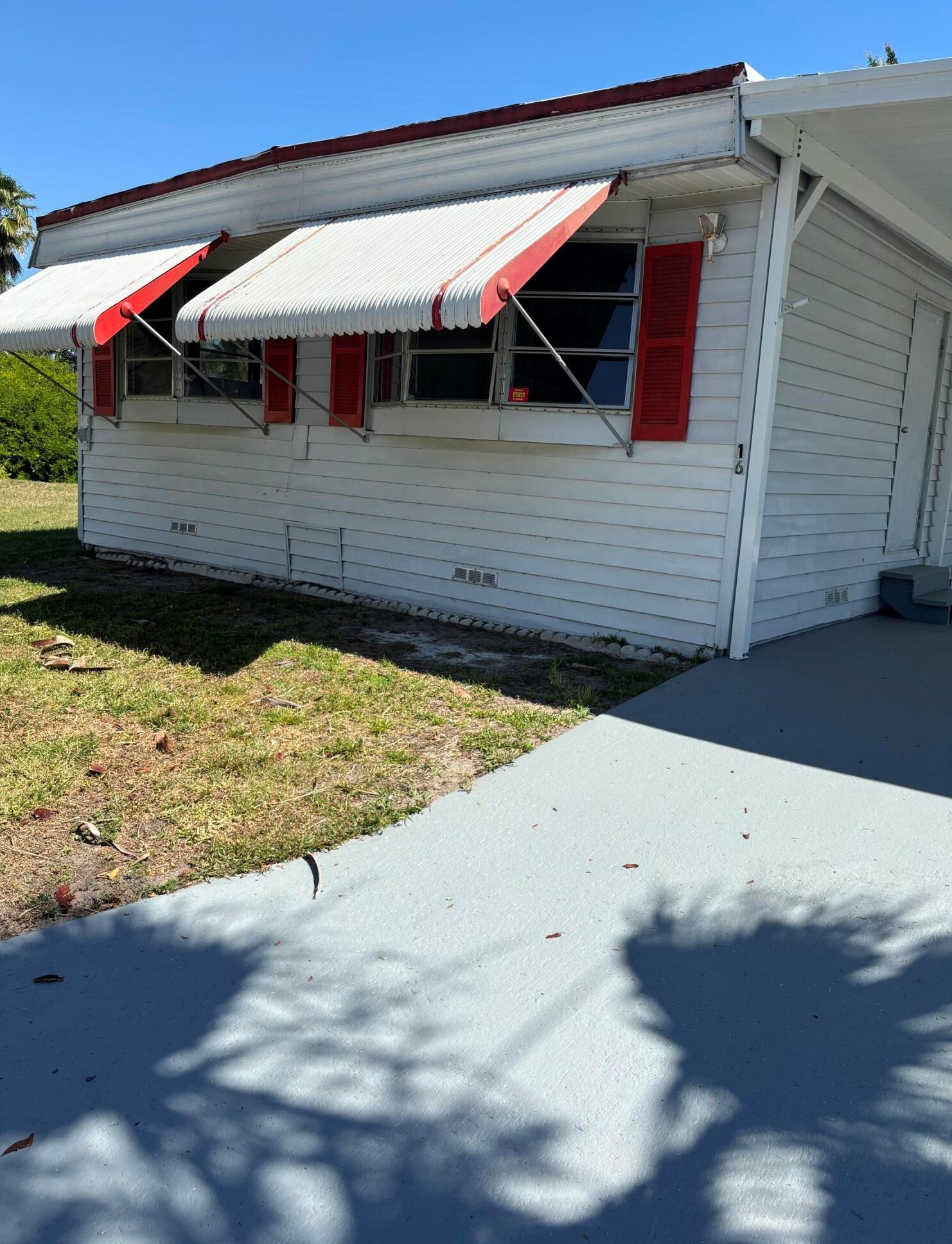 16 Hermosa Ln, Fort Pierce, FL 34952-8543