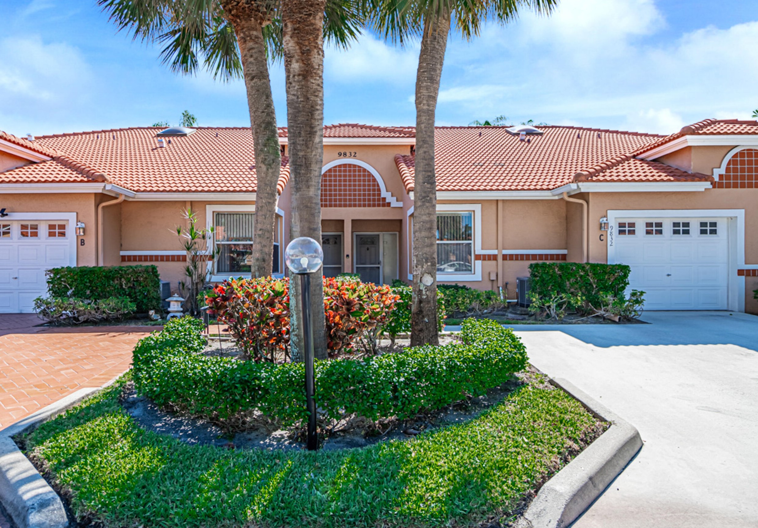 9832 Summerbrook Ter, Boynton Beach, FL 33437-3834