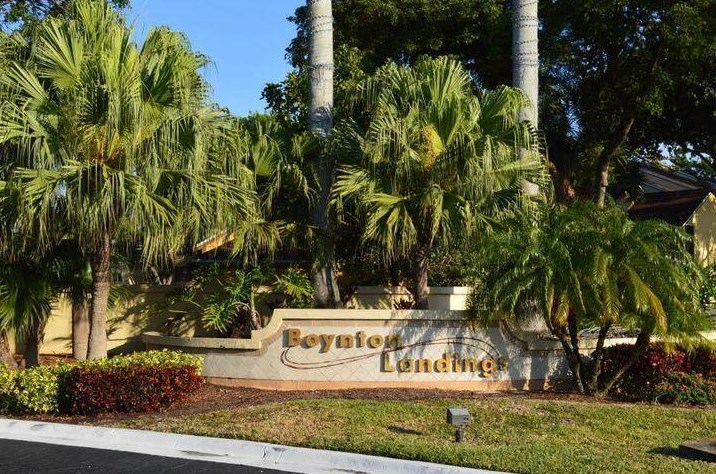 2315 Congress Ave, Boynton Beach FL  33426-7434 exterior