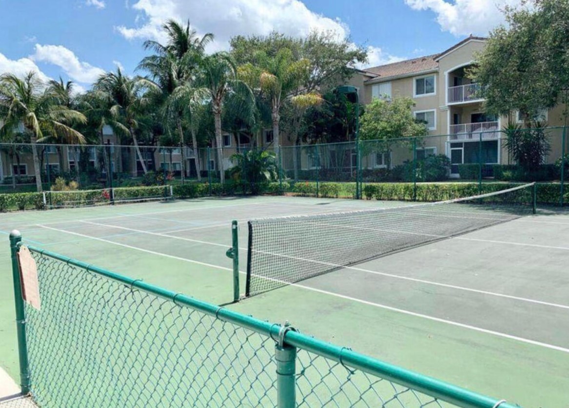 272 Village Blvd, Jupiter FL  33469-5305 exterior