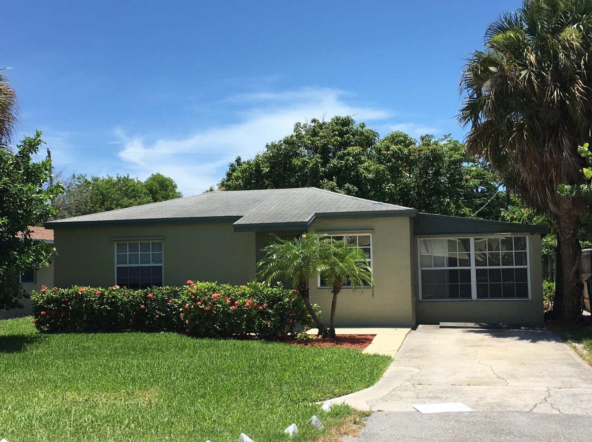 167 37th St, West Palm Beach, FL 33404-2213