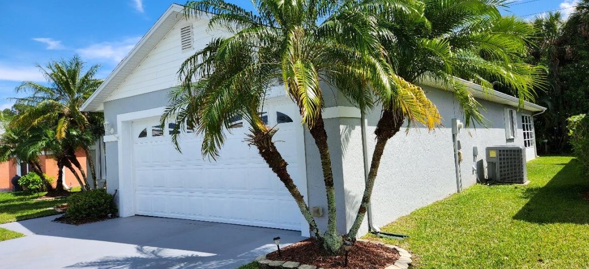 6229 Alexandria Cir, Fort Pierce, FL 34982-3919