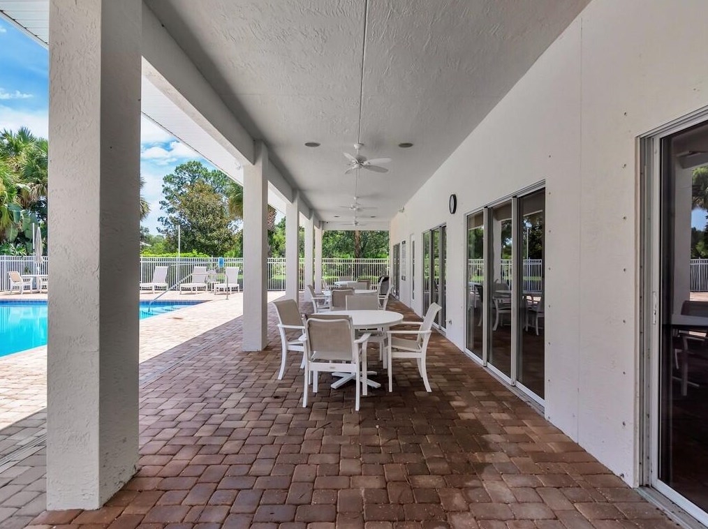 299 11 Sq, Vero Beach FL  32962-3442 exterior