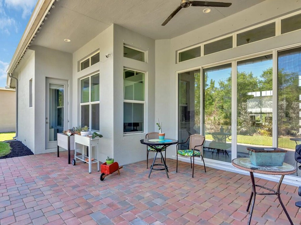 299 11 Sq, Vero Beach FL  32962-3442 exterior