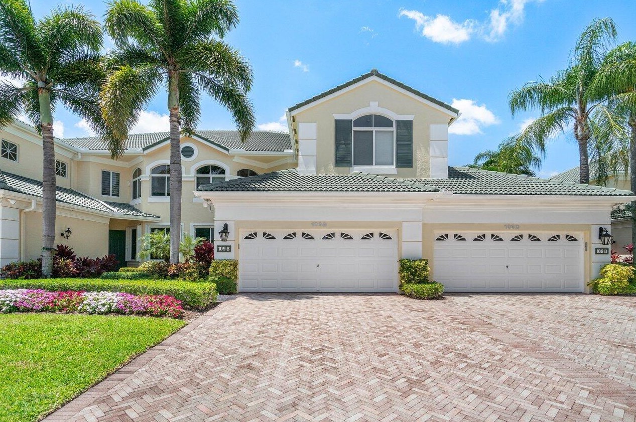 109 Palm Point Cir, West Palm Beach, FL 33418-4533