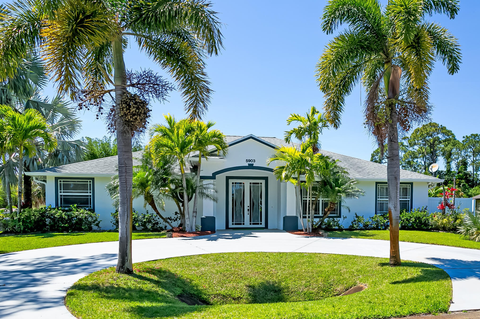 5903 Papaya Dr, Fort Pierce, FL 34982-3721