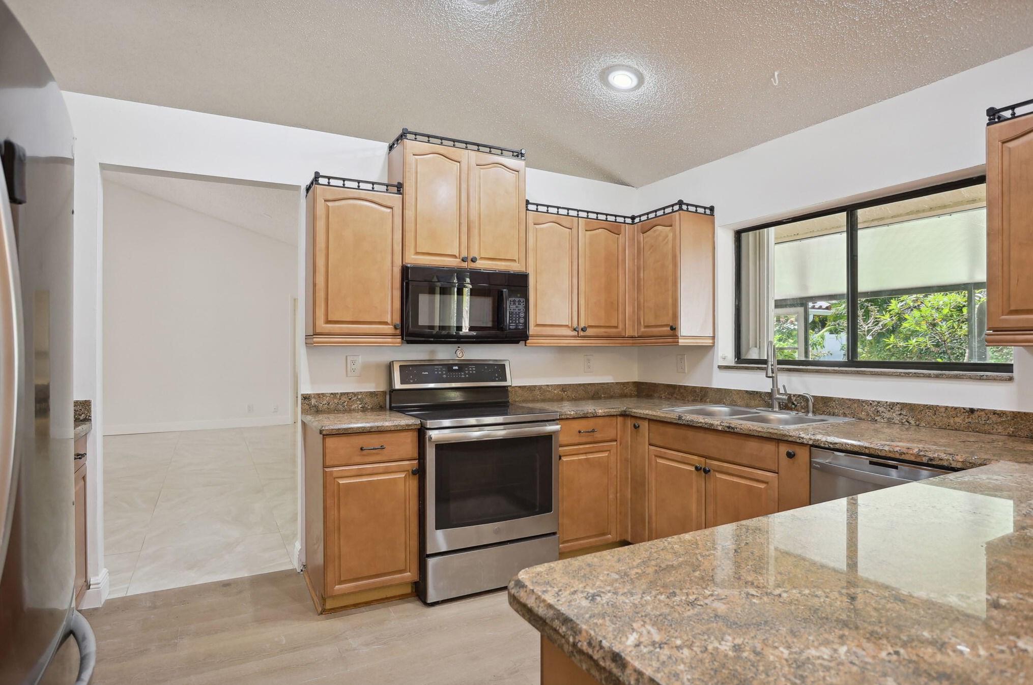 9804 El Clair Rnch Rd, Boynton Beach FL 33437-3339 exterior