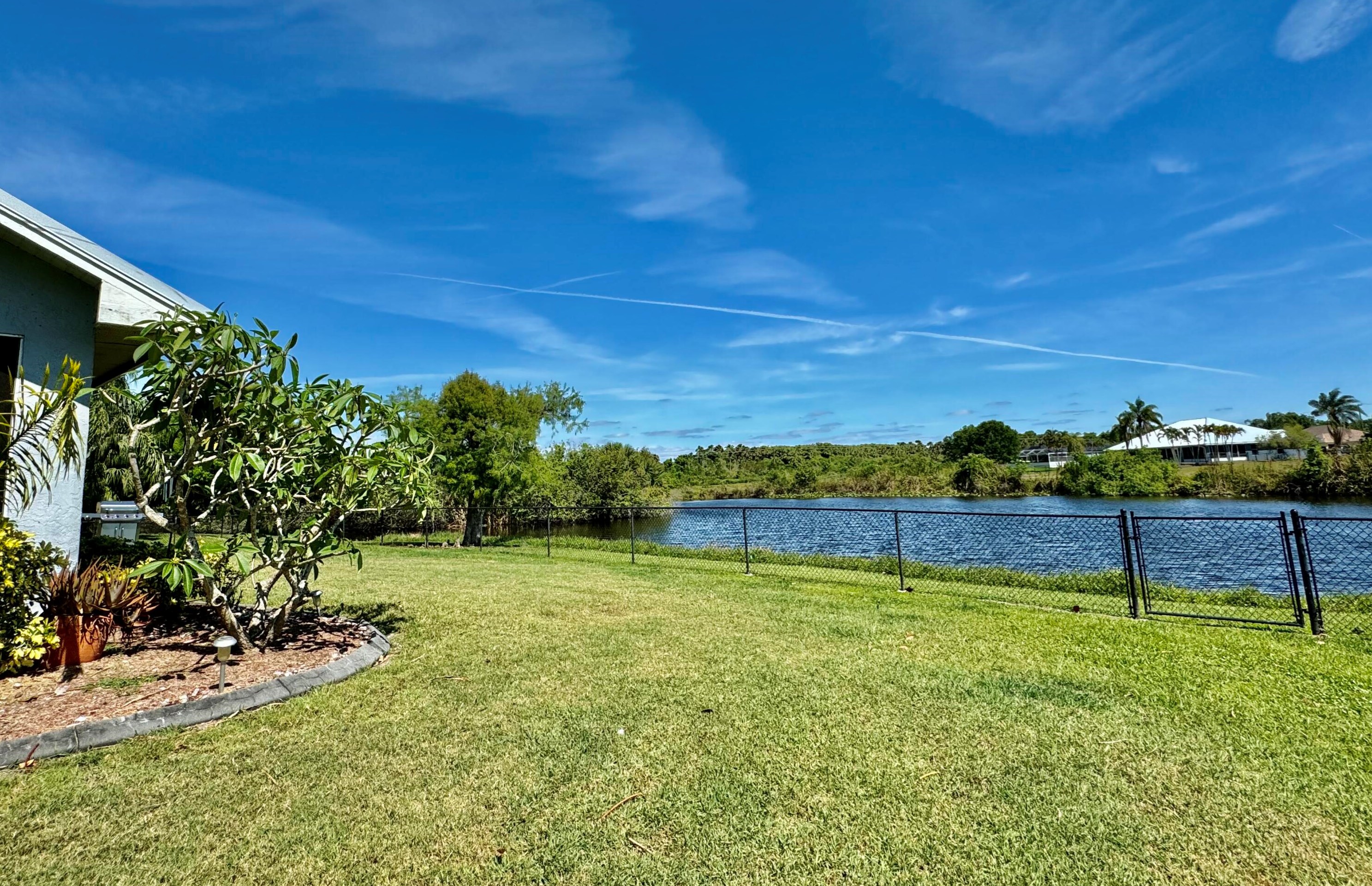 1400 21st St, Okeechobee FL  34974-2411 exterior