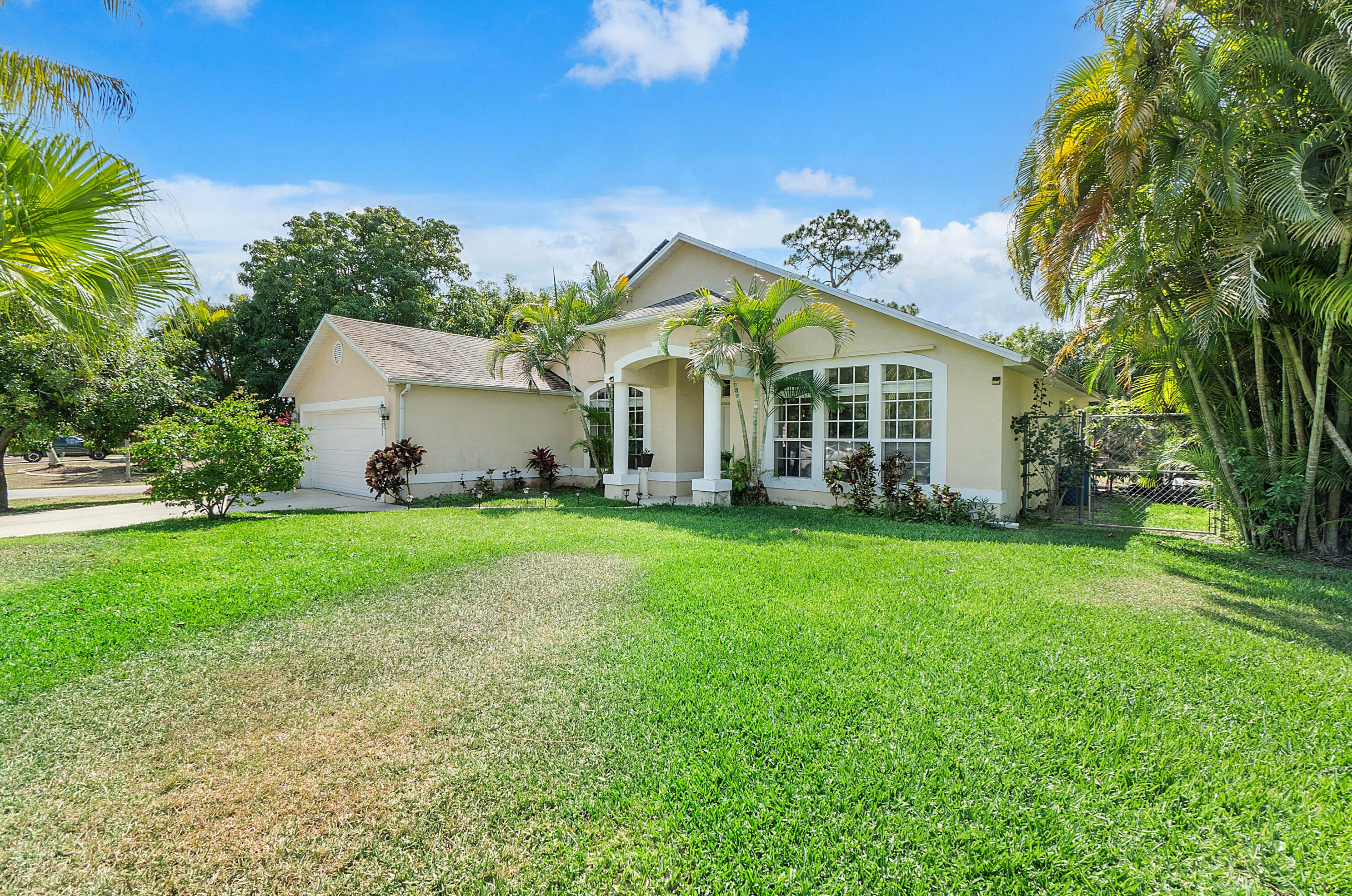 2751 Pierson Rd, Fort Pierce, FL 34953-5808