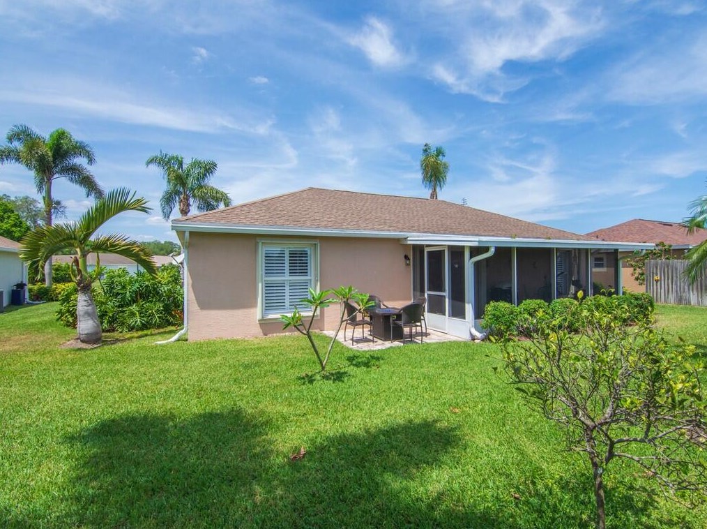 551 High Hawk Cir, Vero Beach FL  32962-7155 exterior