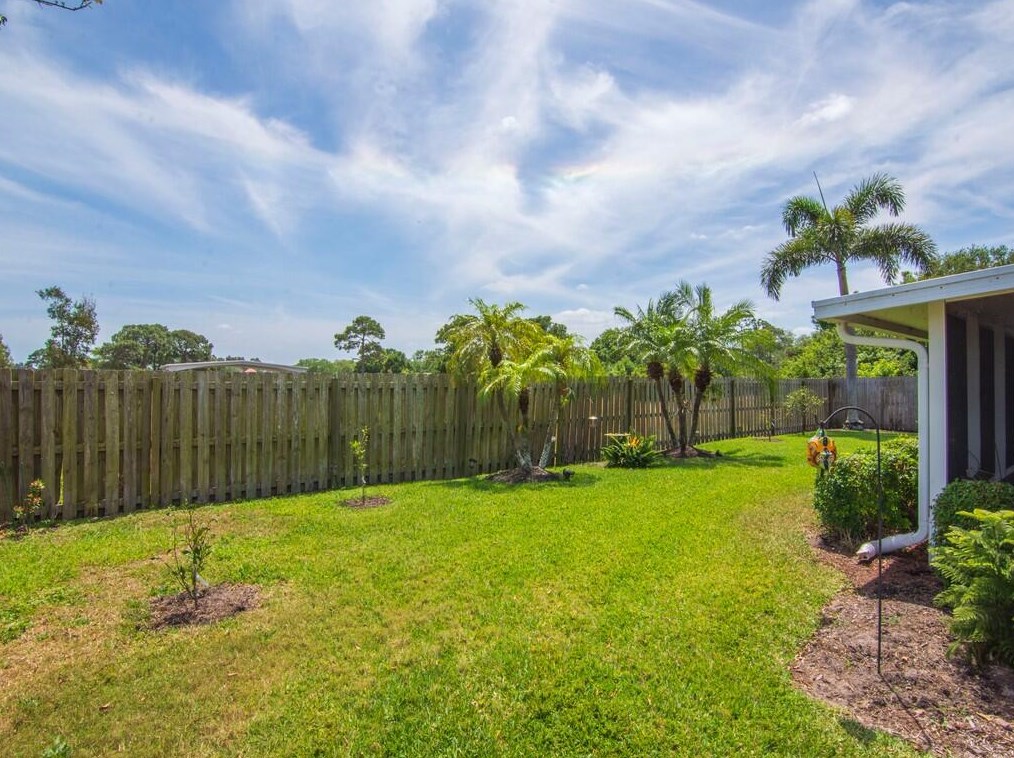 551 High Hawk Cir, Vero Beach FL  32962-7155 exterior