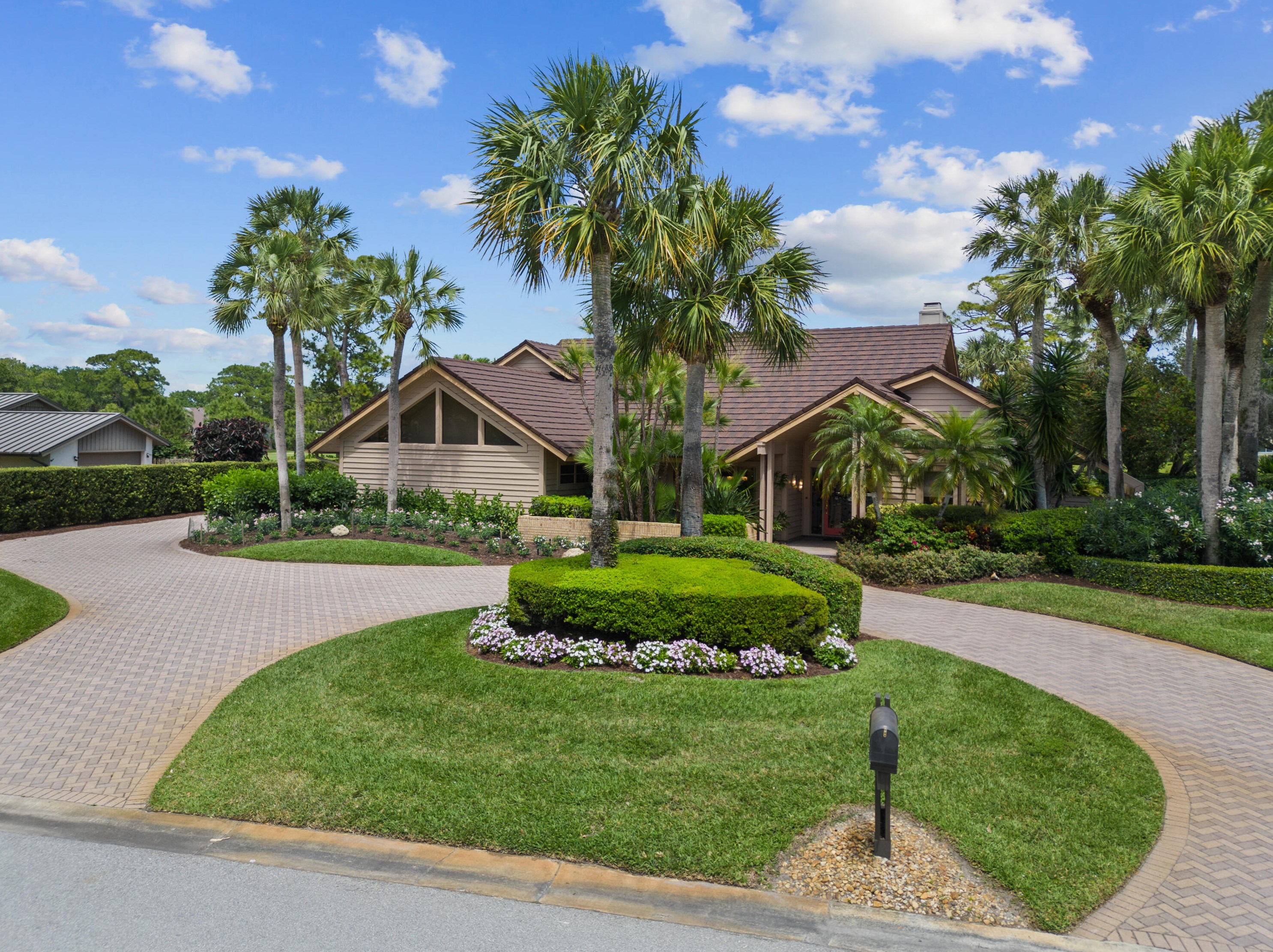 5000 Burning Tree Cir, Stuart, FL 34997-8701