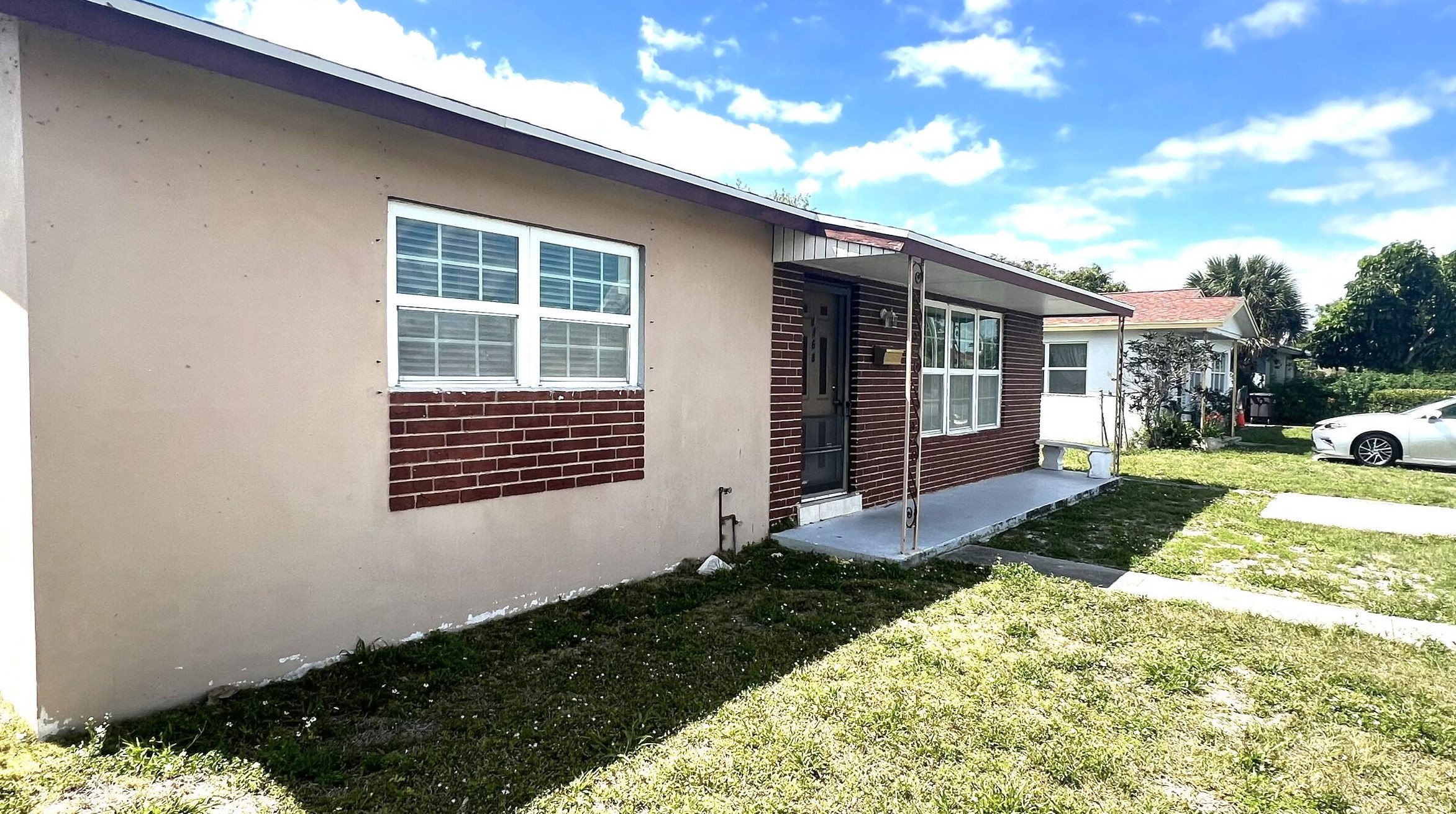 1468 7th St, West Palm Beach, FL 33401-3043
