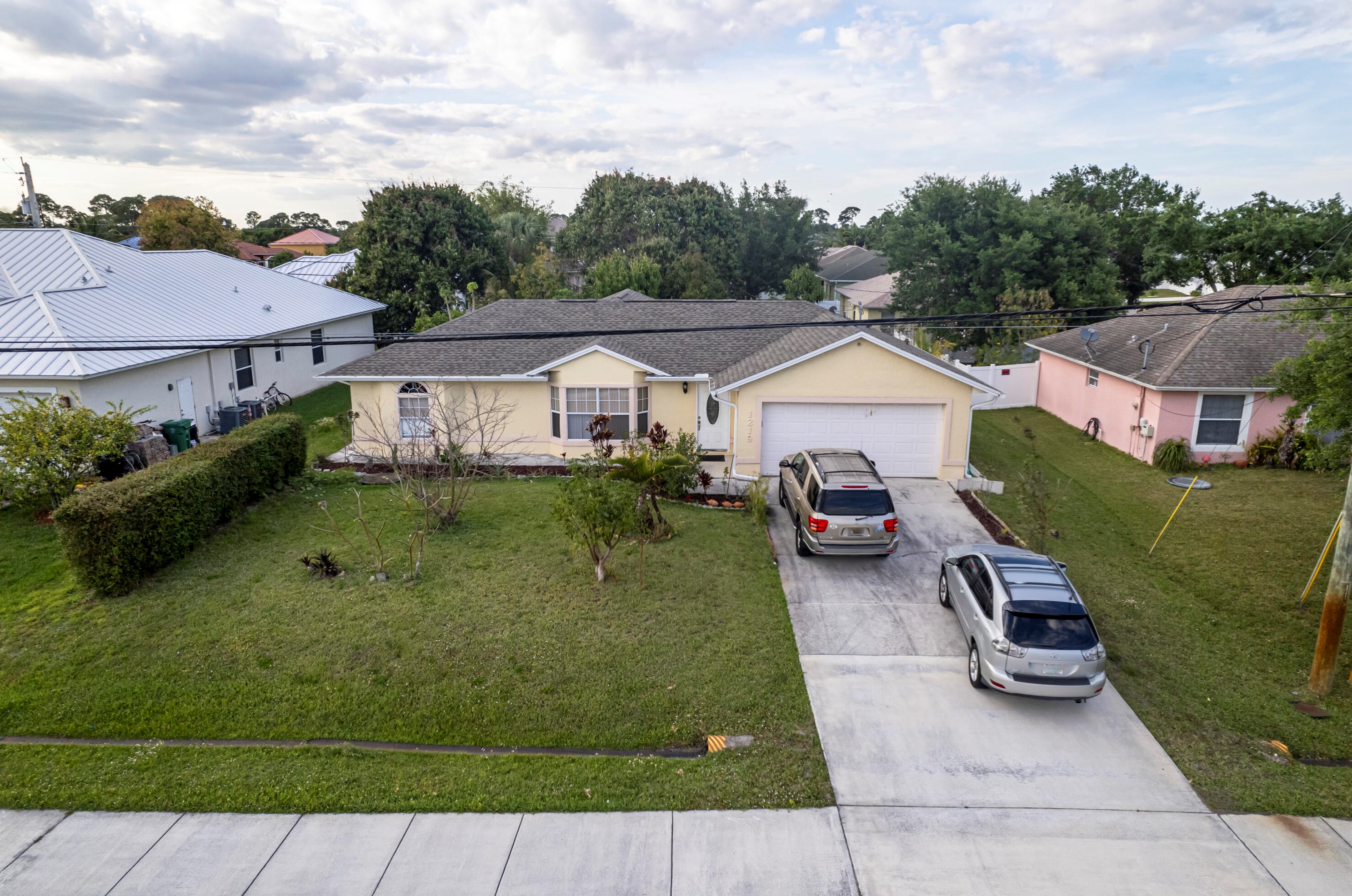 1219 Paar Dr, Fort Pierce FL  34953-3508 exterior