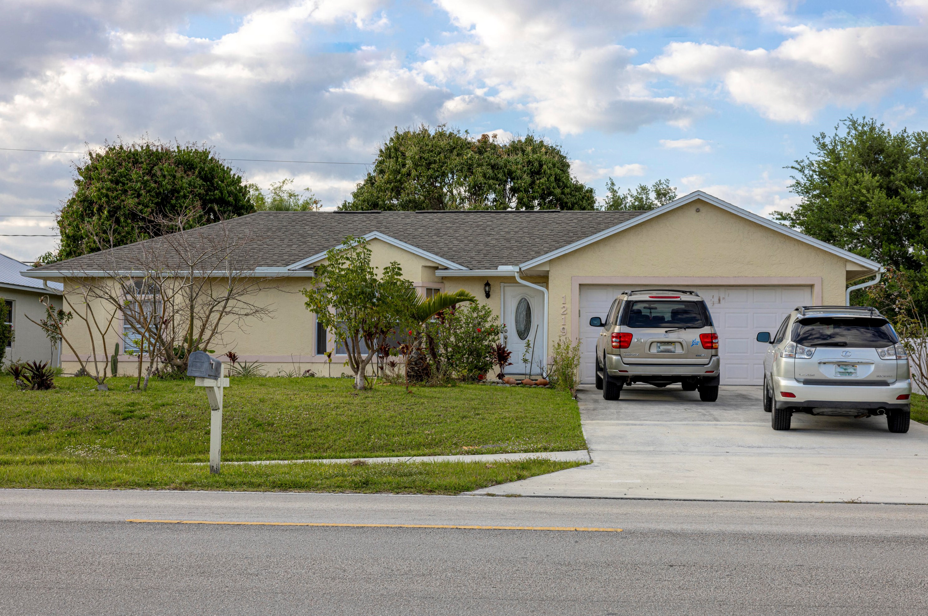 1219 Paar Dr, Fort Pierce, FL 34953-6163