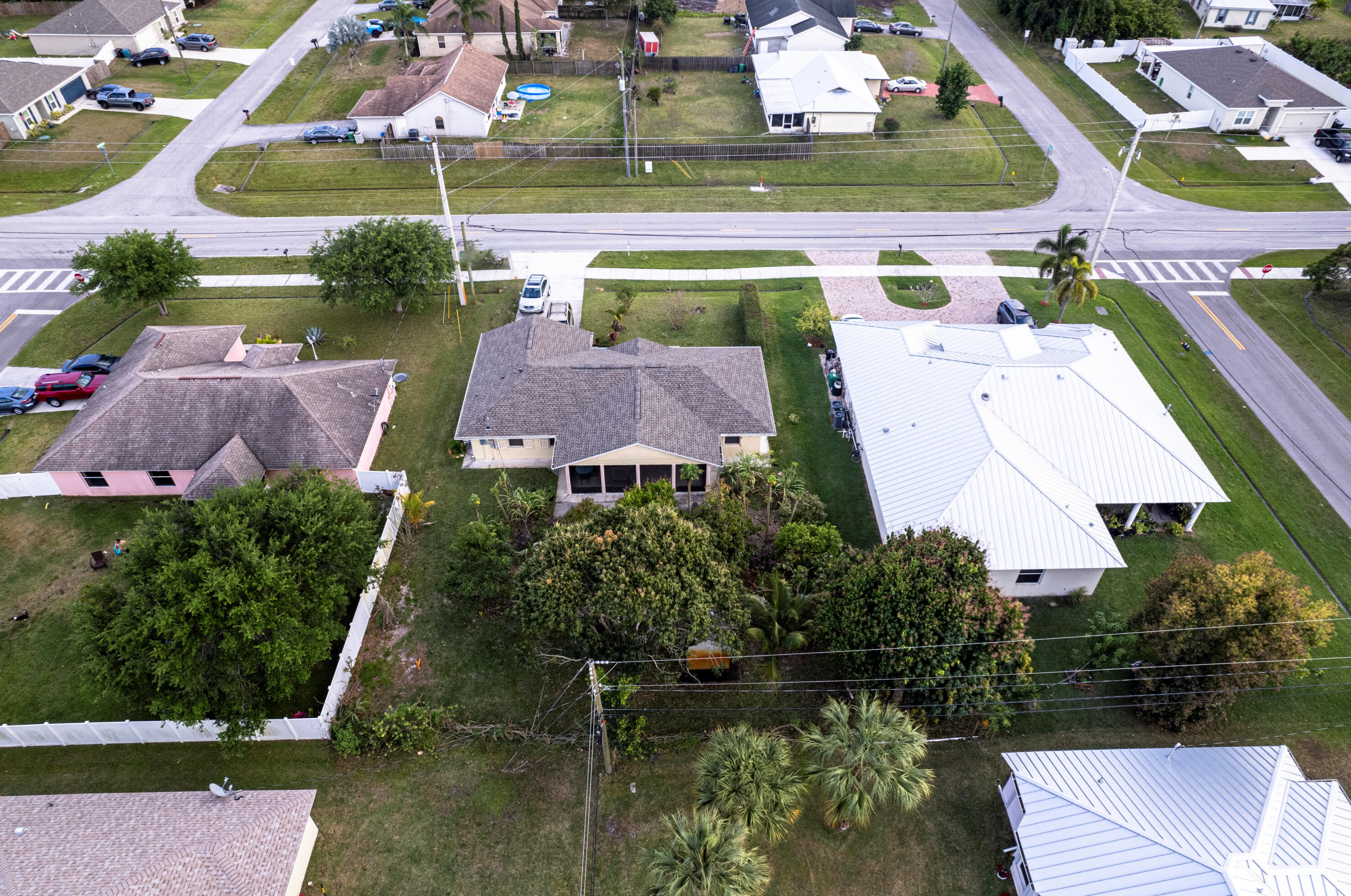 1219 Paar Dr, Fort Pierce FL  34953-3508 exterior