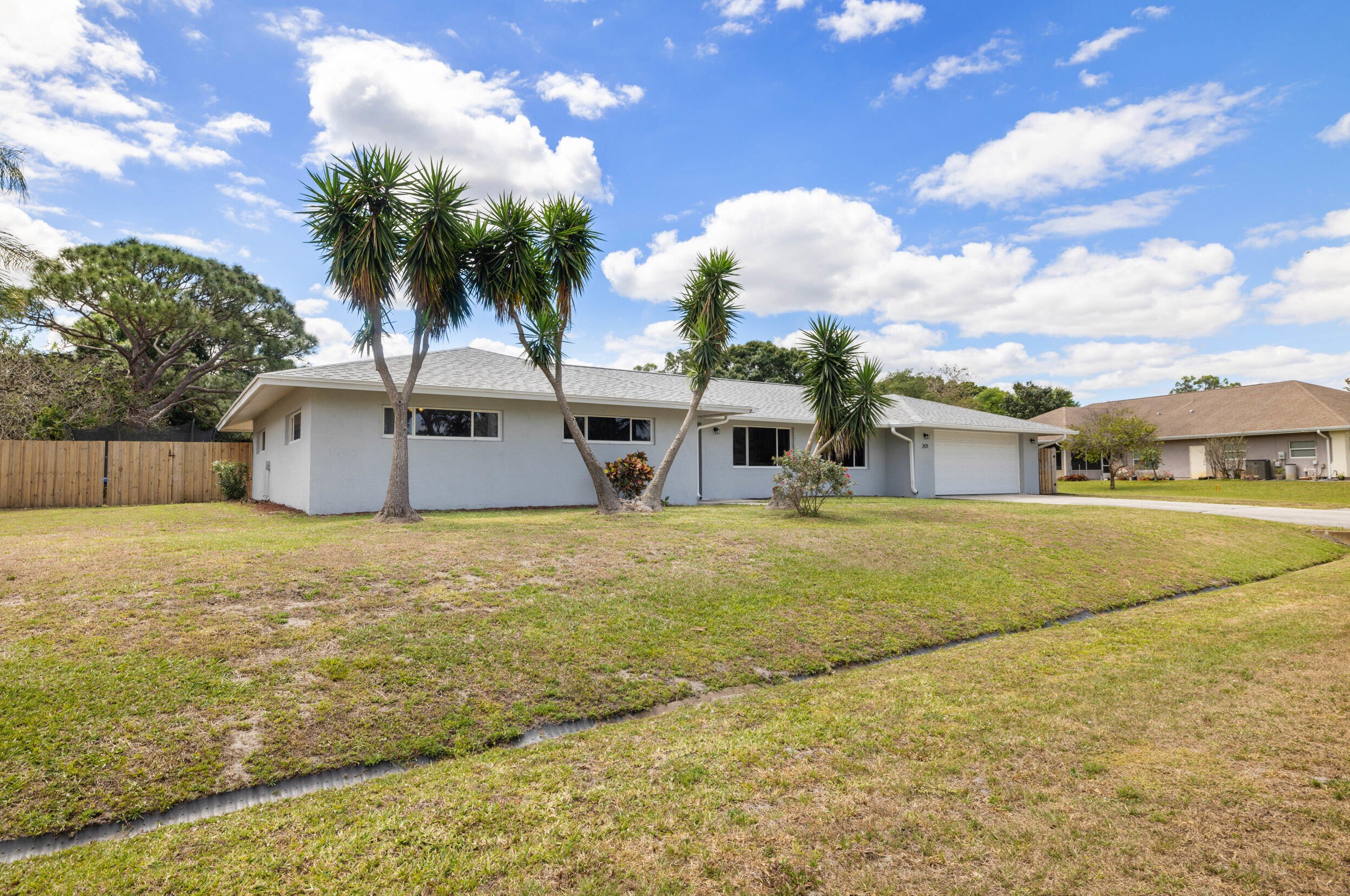 2171 Gidding Rd, Fort Pierce, FL 34952-5656