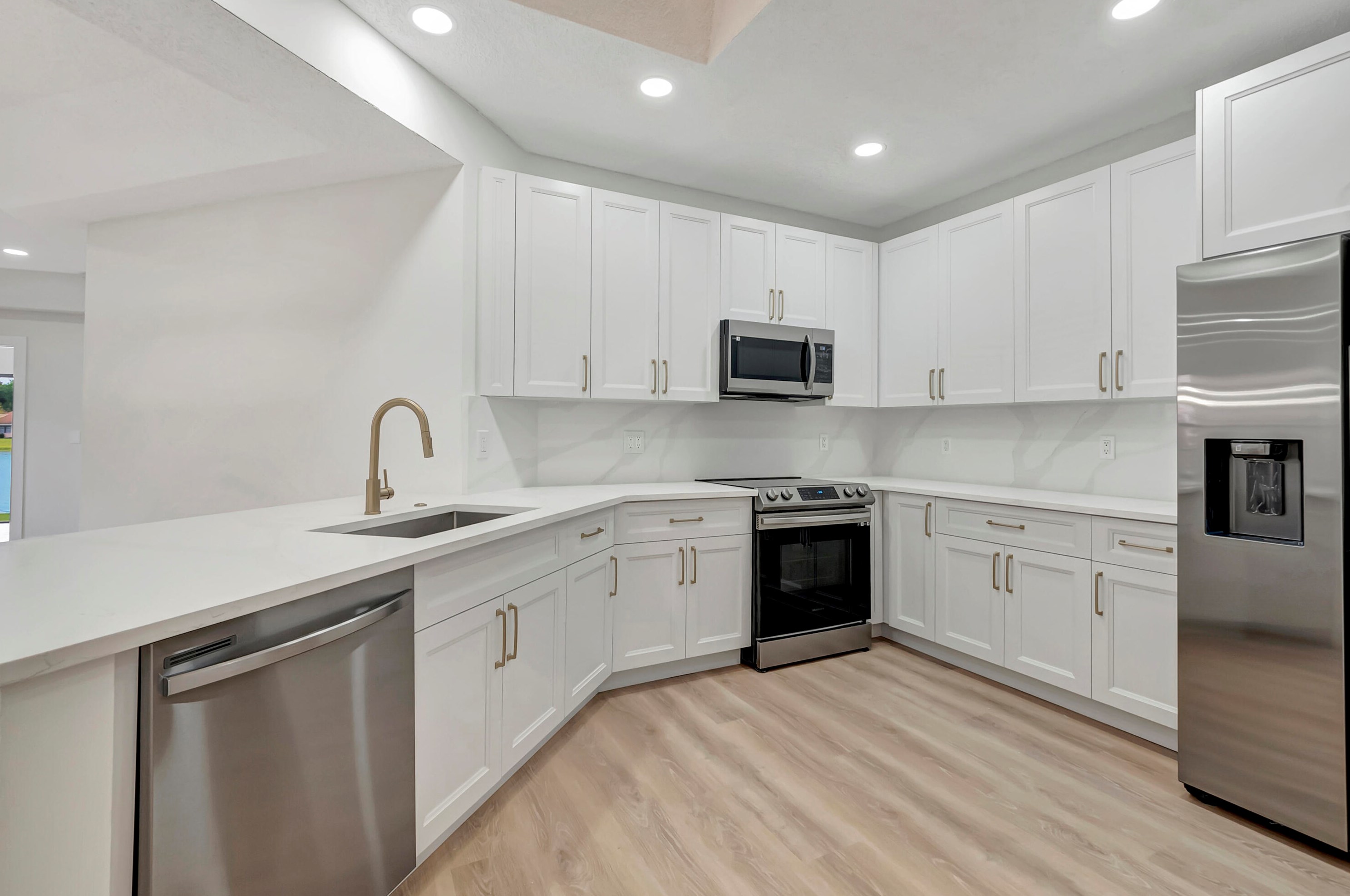 8359 Sunmeadow Ln, Boca Raton FL 33496-5172 exterior