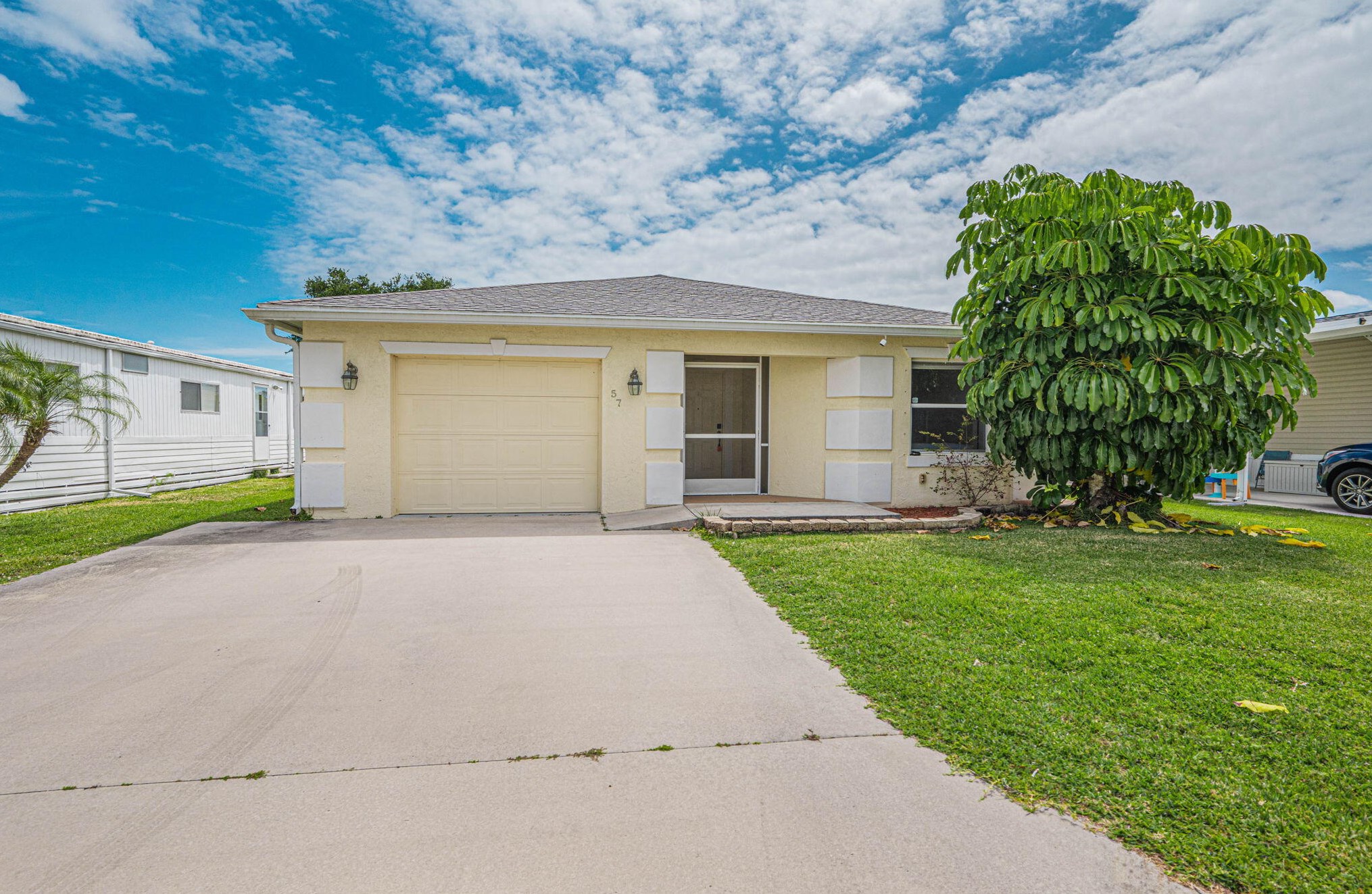 57 Huarte Way, Fort Pierce FL 34952-8548 exterior