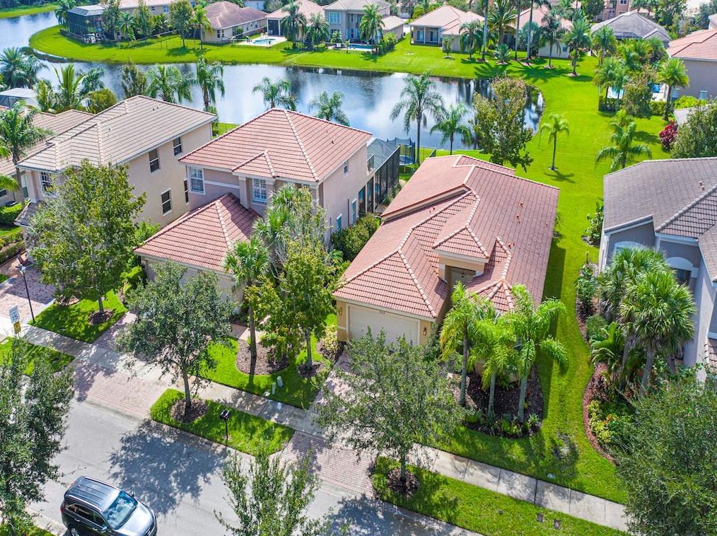 1954 Grey Falcon Cir Sw, Vero Beach, FL 32962