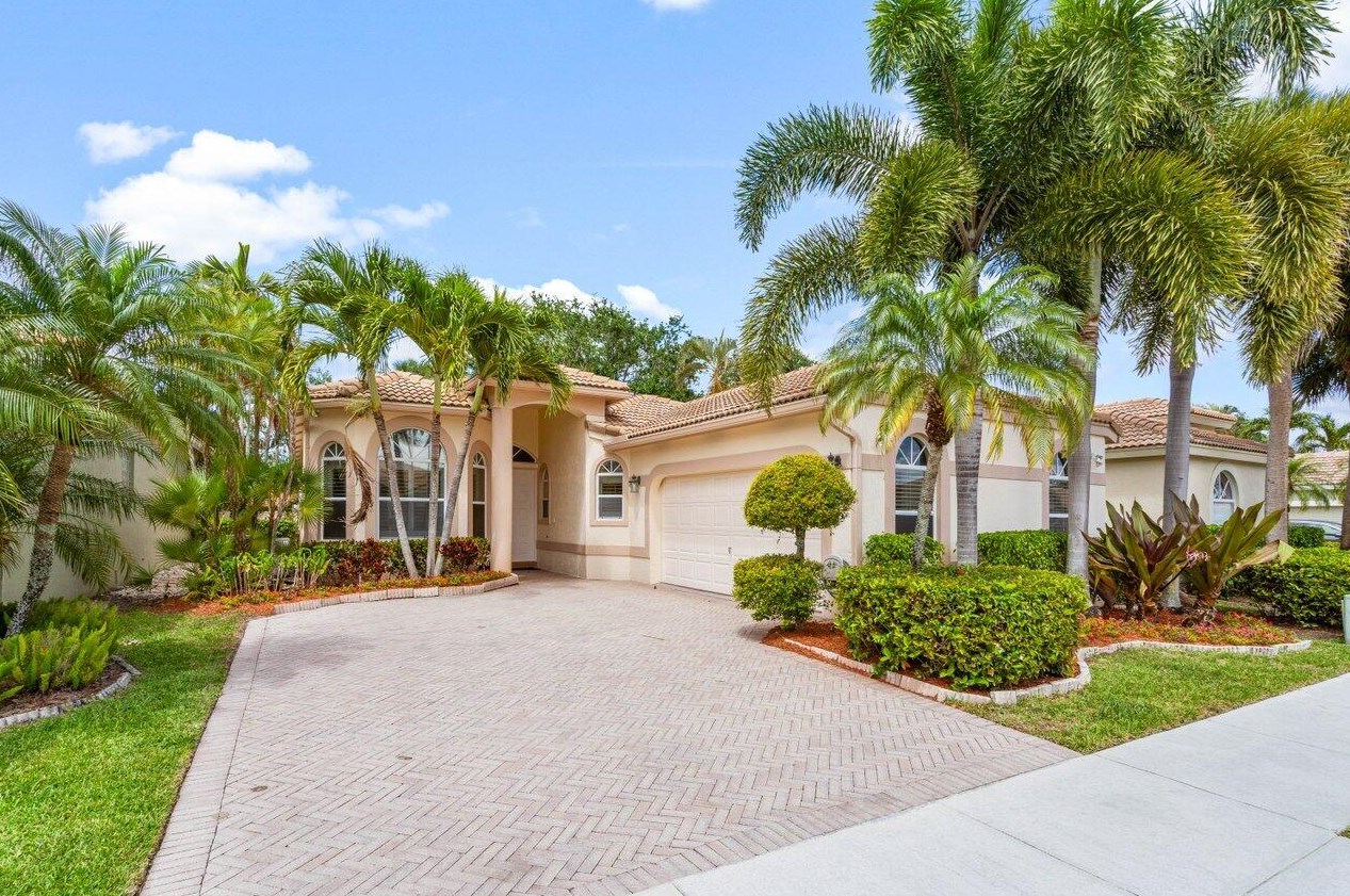 5303 Ventura Dr, Delray Beach, FL 33484-8387