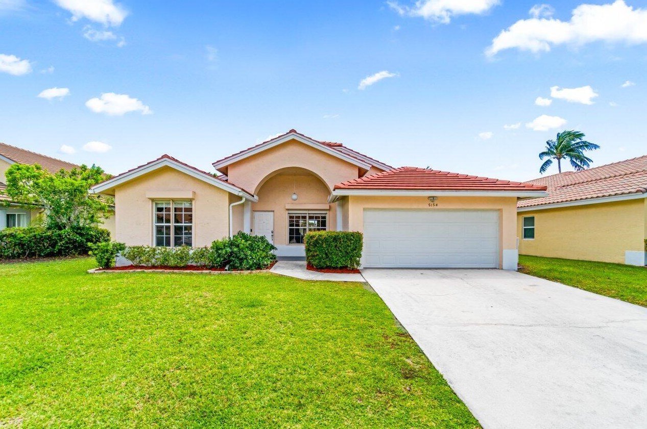 5154 Rosen Blvd, Boynton Beach, FL 33472-1274