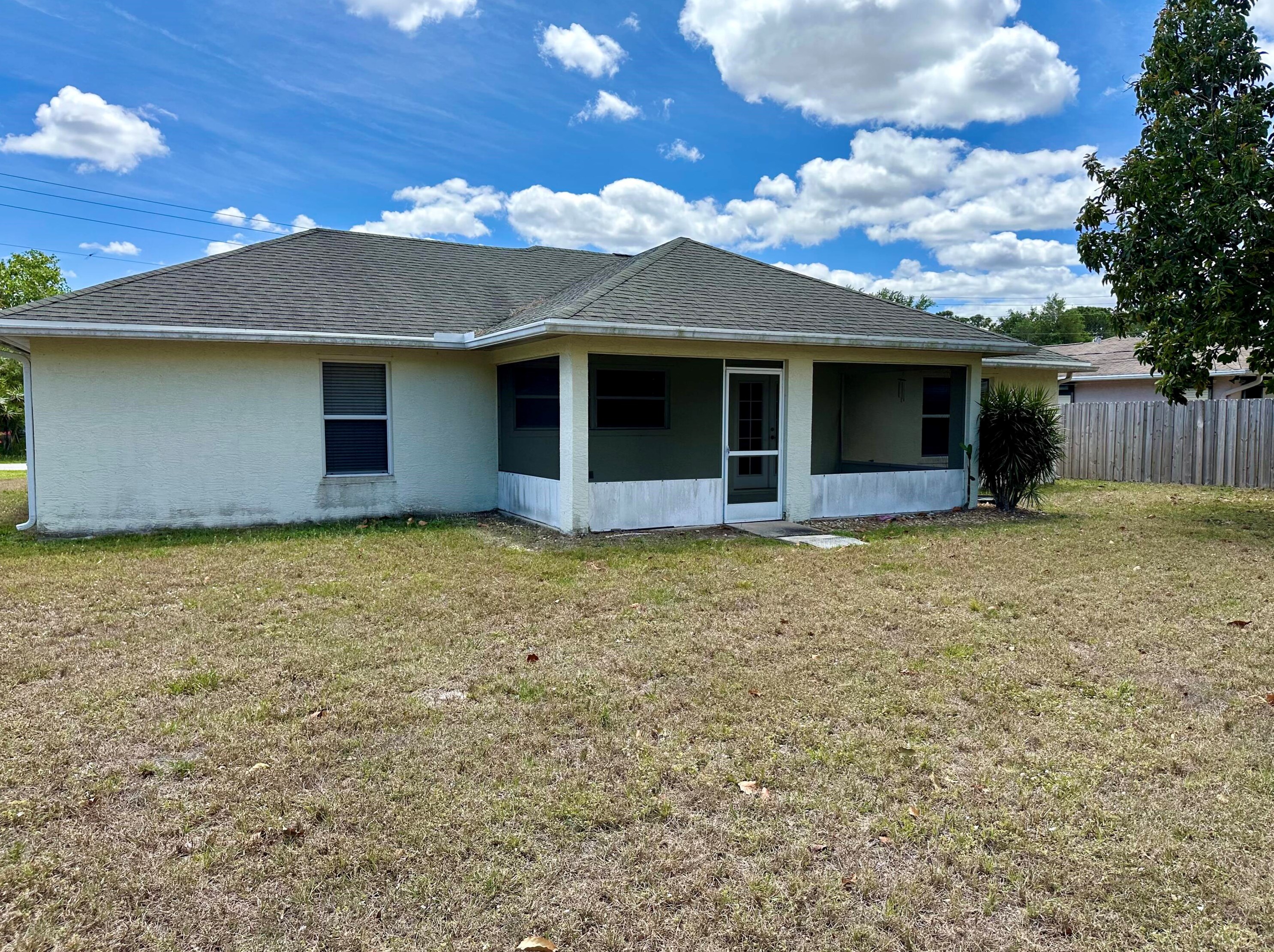 361 Greenway Ter, Fort Pierce, FL 34983-2638