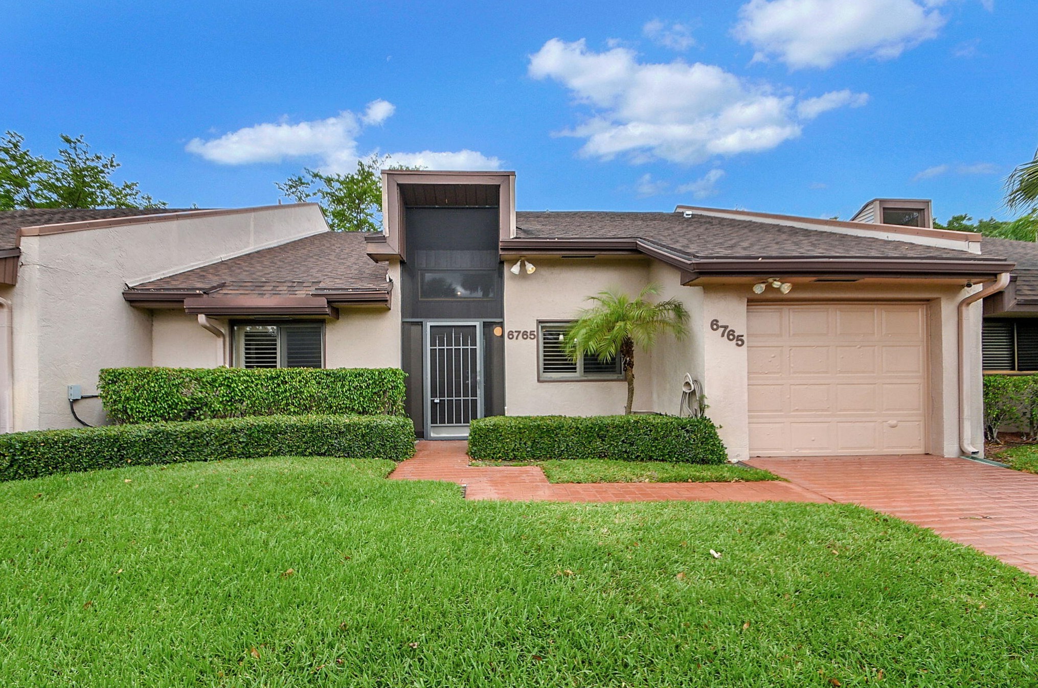 6765 Versailles Ct, Lake Worth, FL 33467-5063