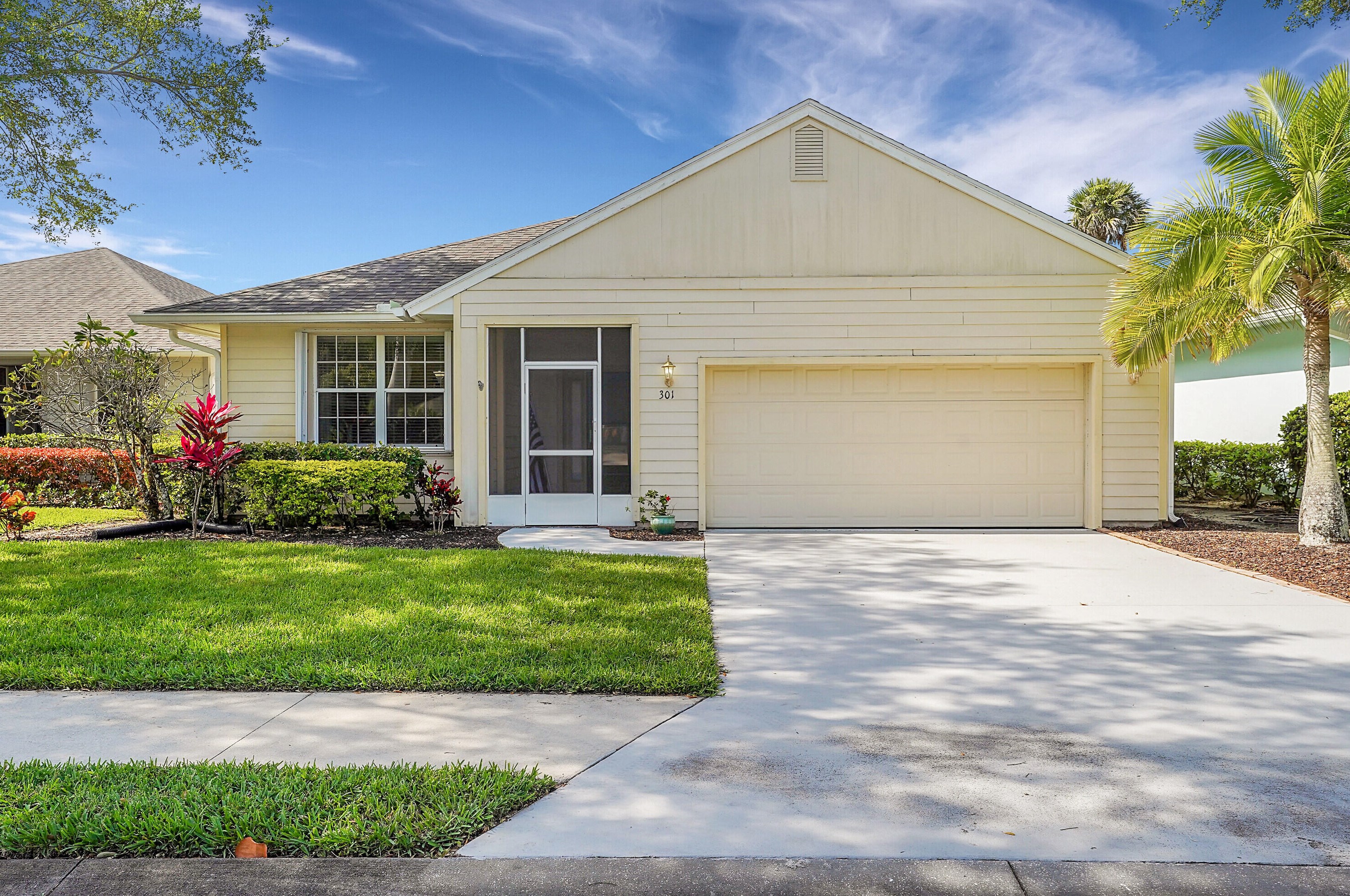 301 Hawthorne Ln, Vero Beach, FL 32962-7341