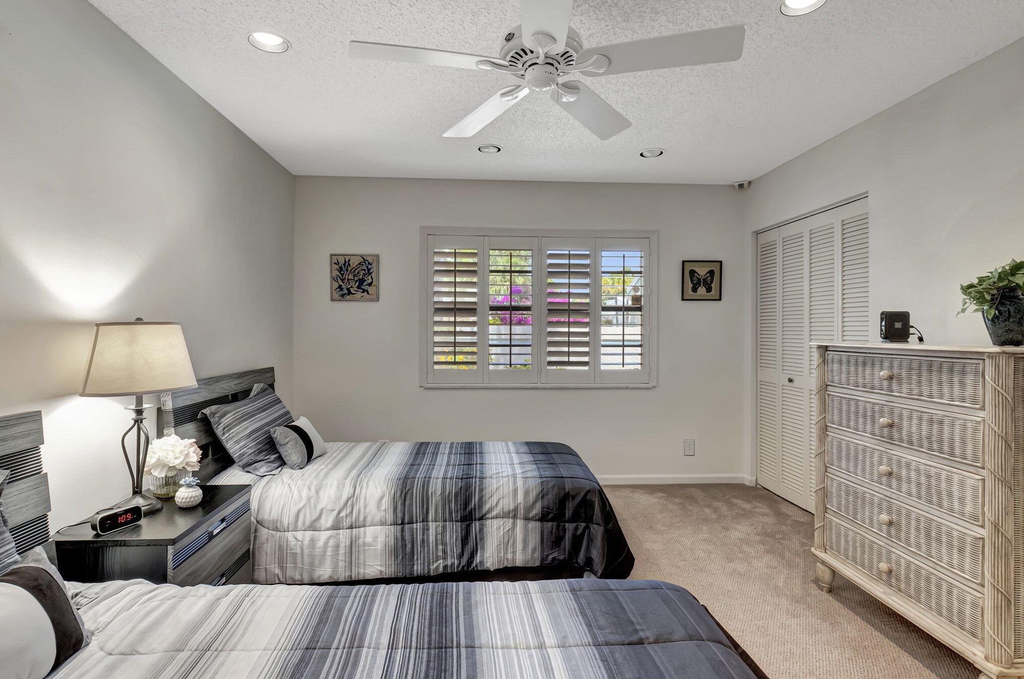 6 Cambridge Dr, Boynton Beach FL  33436-6213 exterior