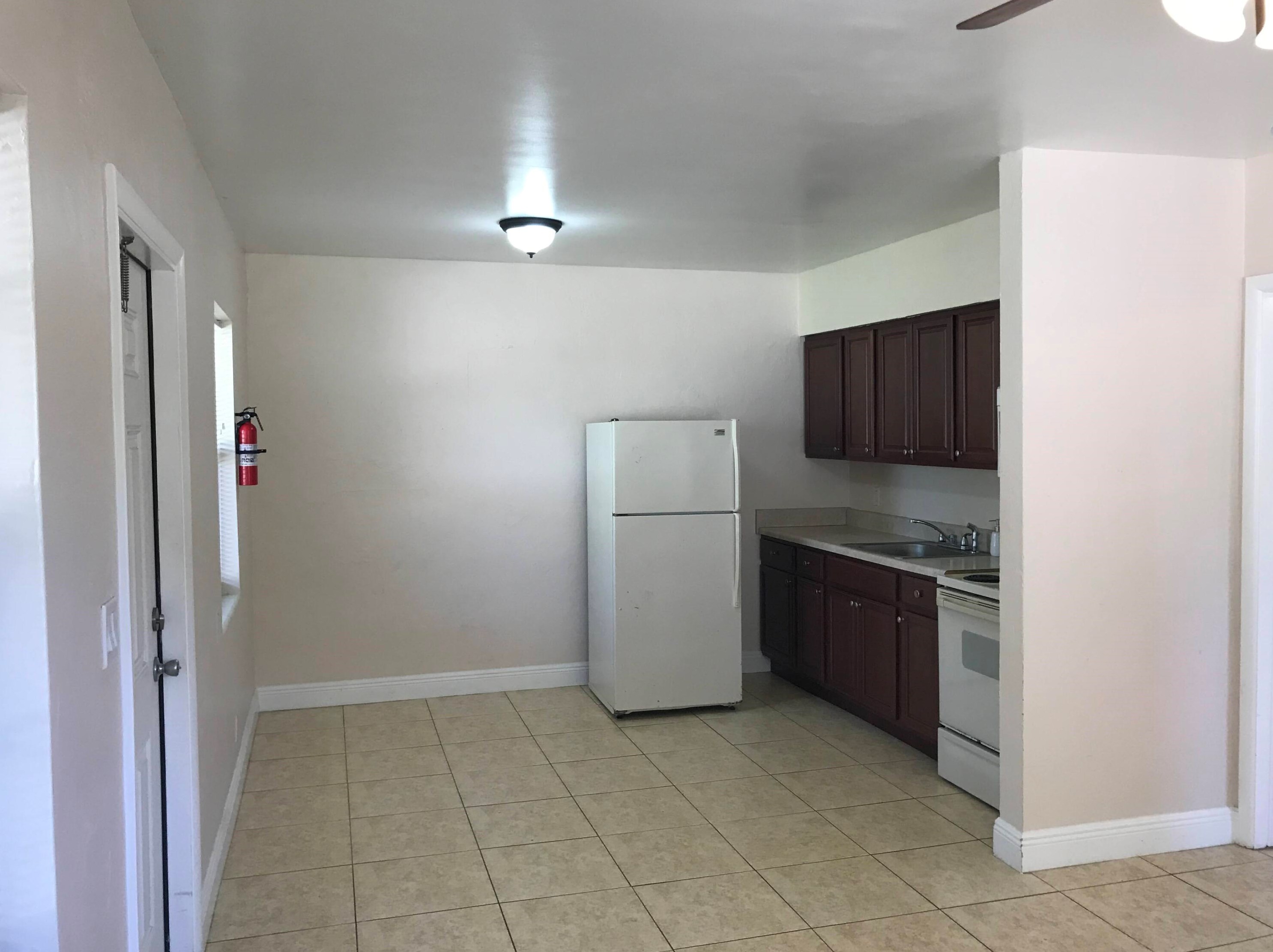 4820 Maine St #2, Lake Worth, FL 33461