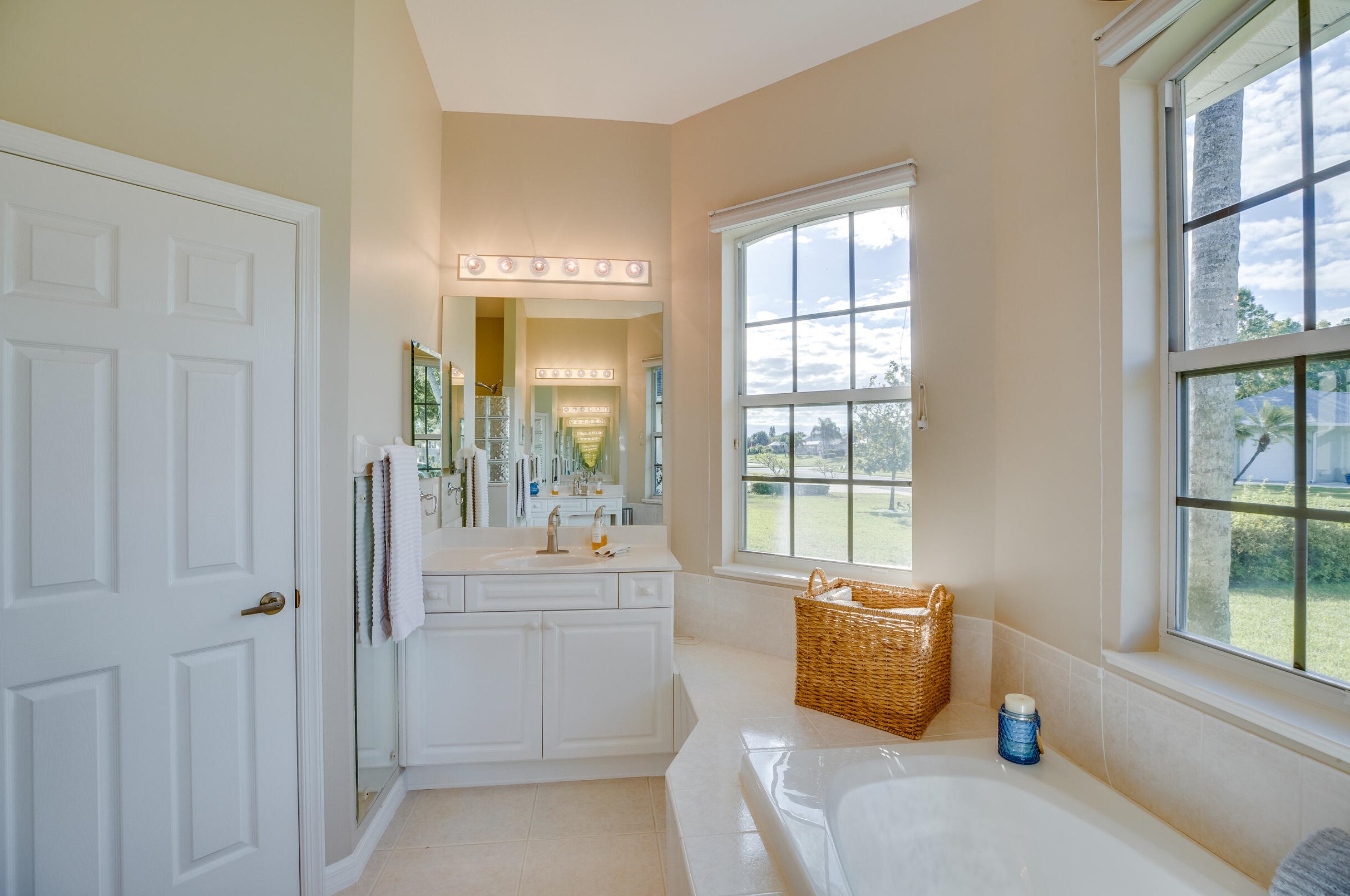 6546 35 Pl, Vero Beach FL  32966-7810 exterior