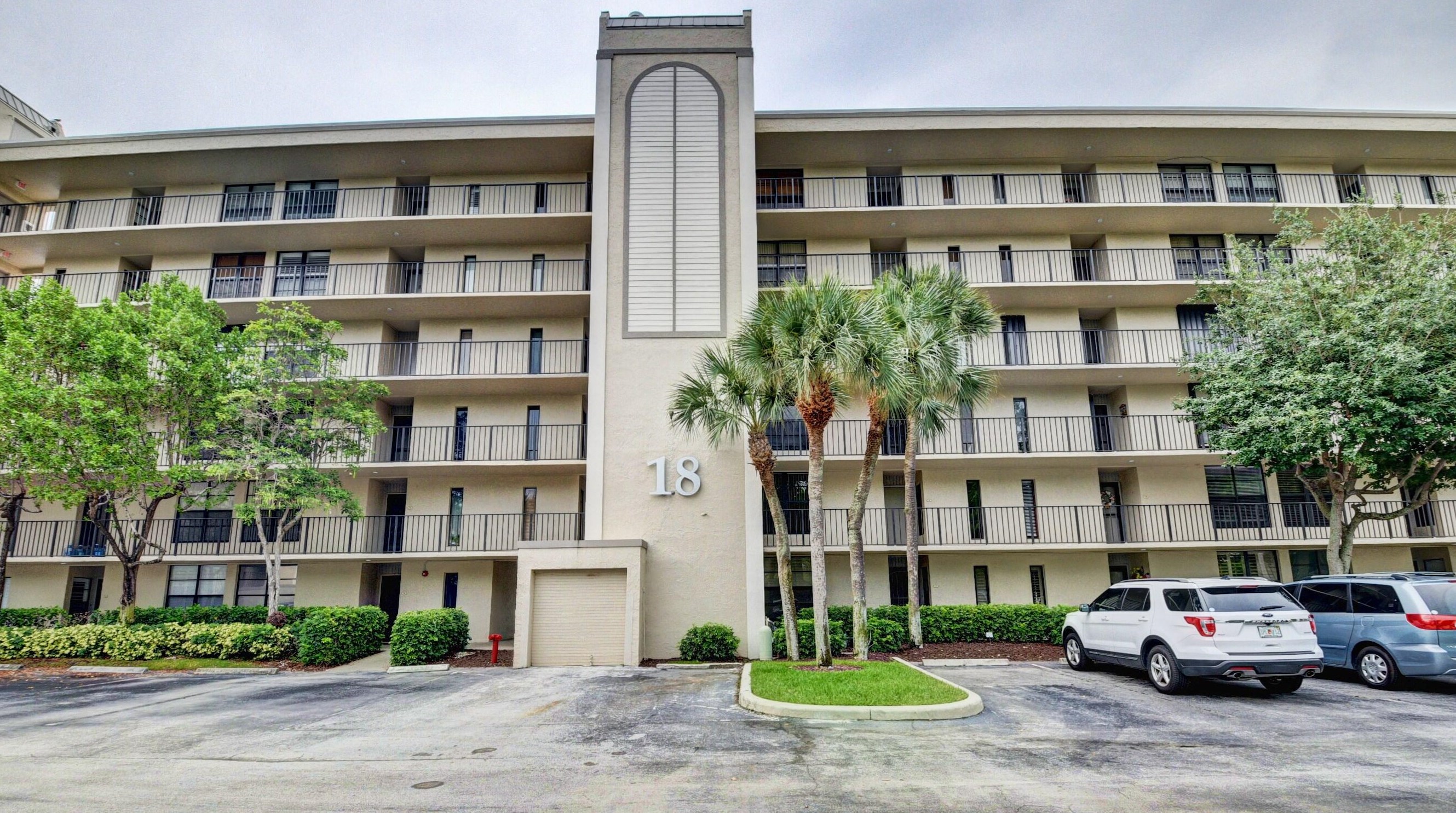 18 Royal Palm Way #606, Boca Raton, FL 33432