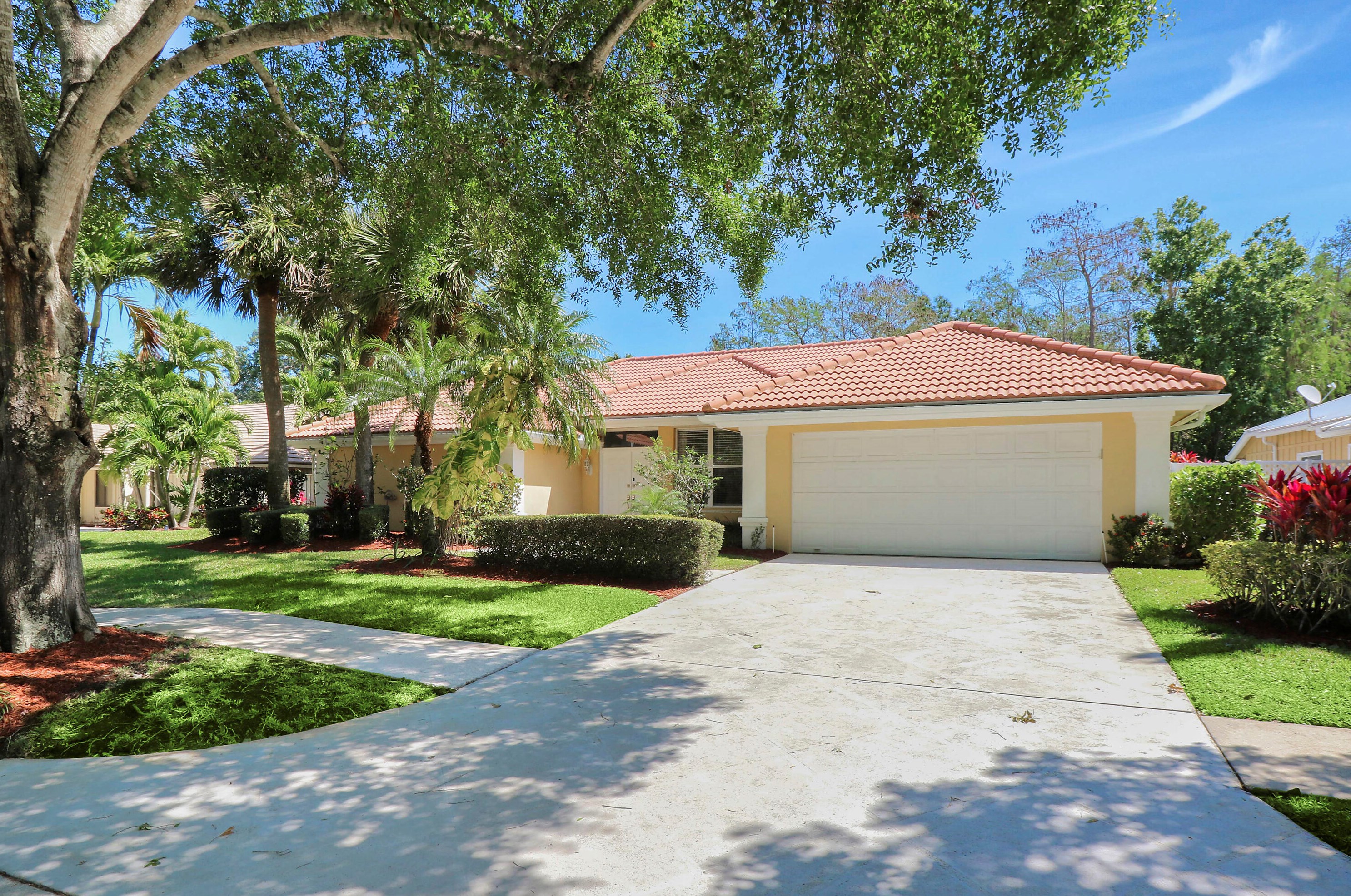 18600 Misty Lake Dr, Jupiter, FL 33458