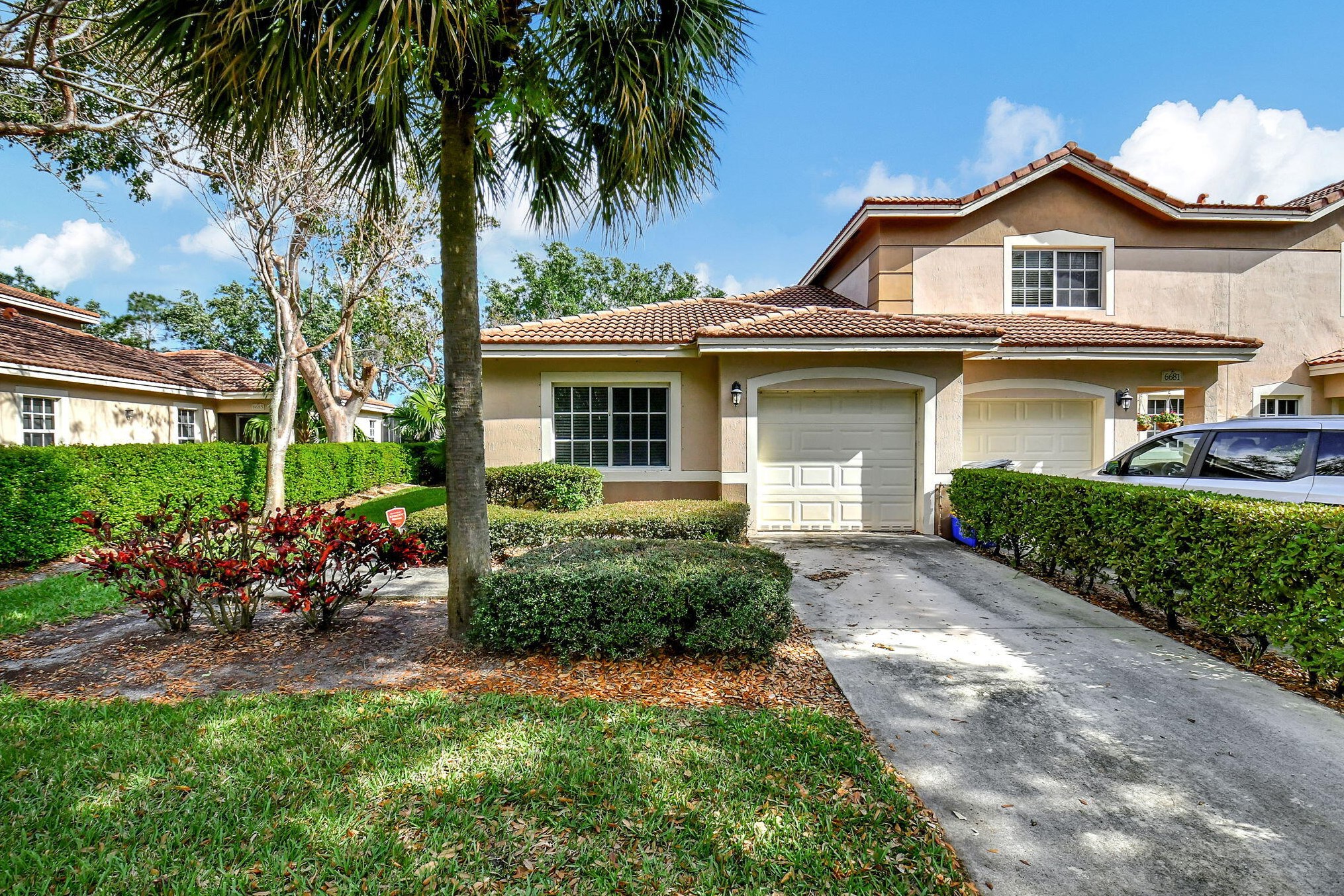 6683 Old Farm Trl, Boynton Beach FL 33437-7900 exterior