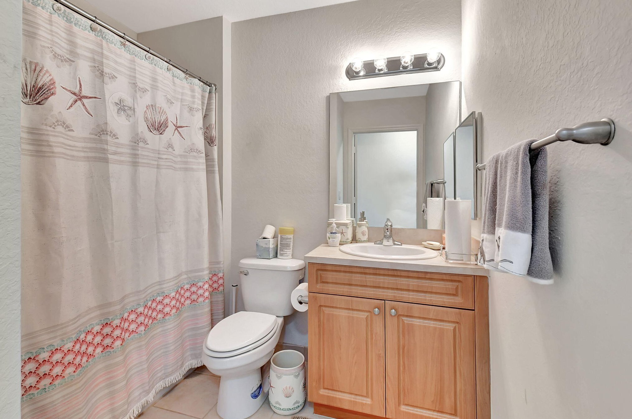 6683 Old Farm Trl, Boynton Beach FL 33437-7900 exterior