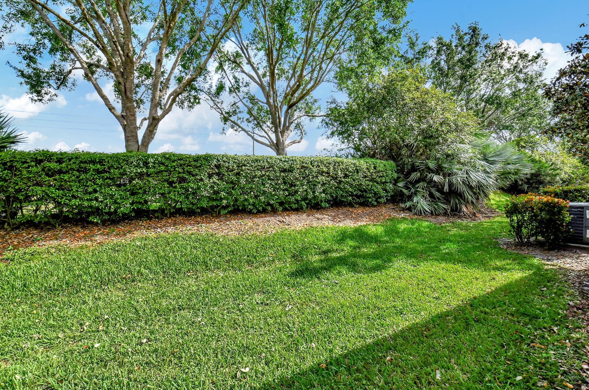 6683 Old Farm Trl, Boynton Beach FL 33437-7900 exterior