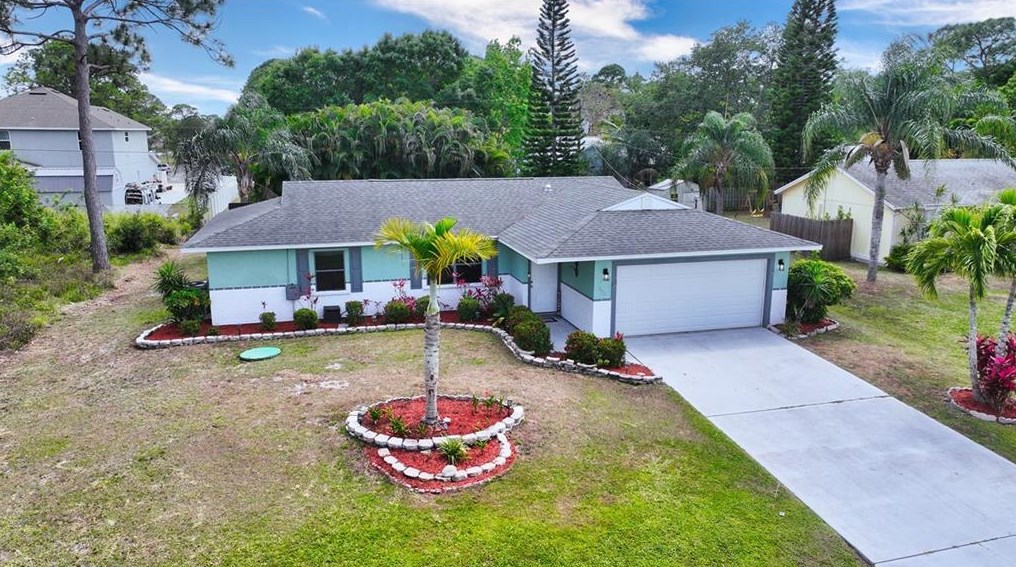 632 Ewing Ave, Fort Pierce, FL 34983-2440