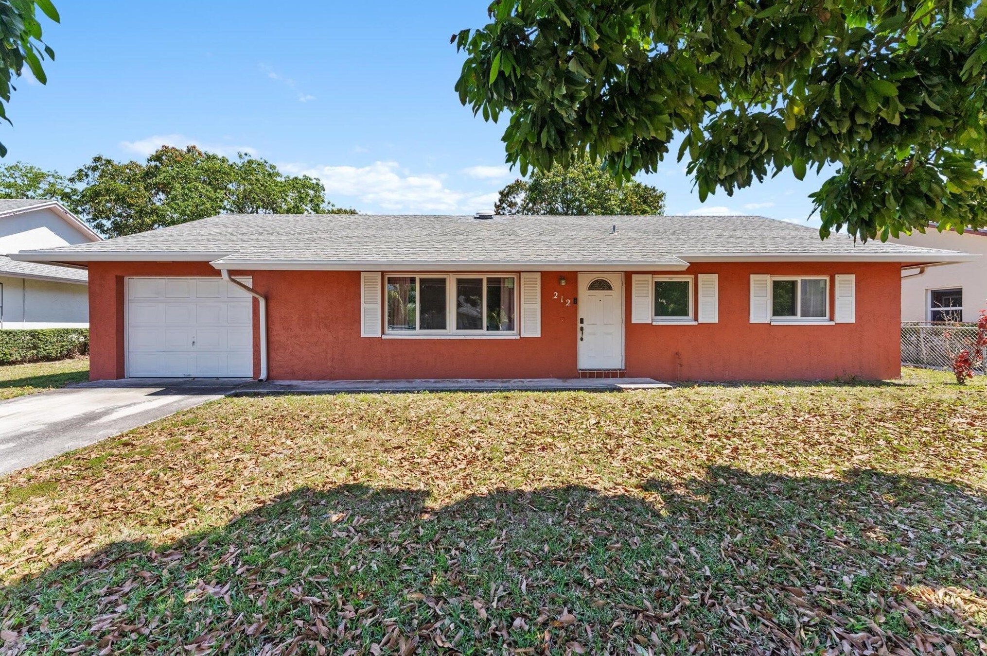 212 Wrena Dr, West Palm Beach, FL 33409-3612