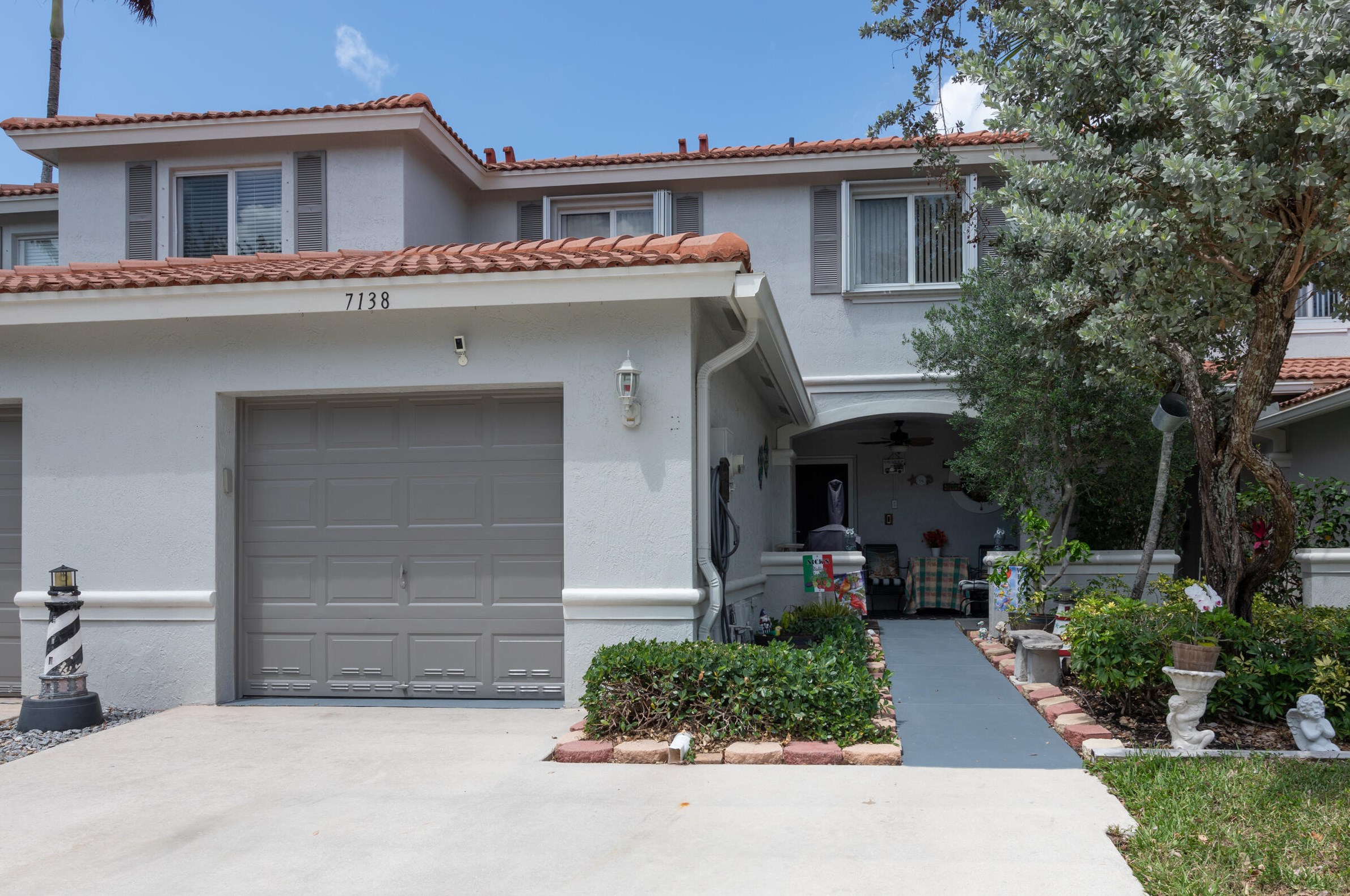 7138 Hawks Nest Ter, West Palm Beach, FL 33407-1126
