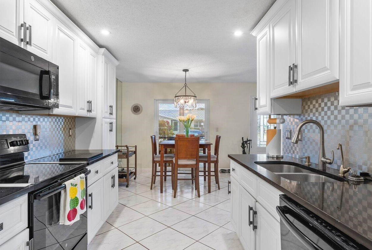 3453 Christopher St, West Palm Beach FL  33417-1020 exterior