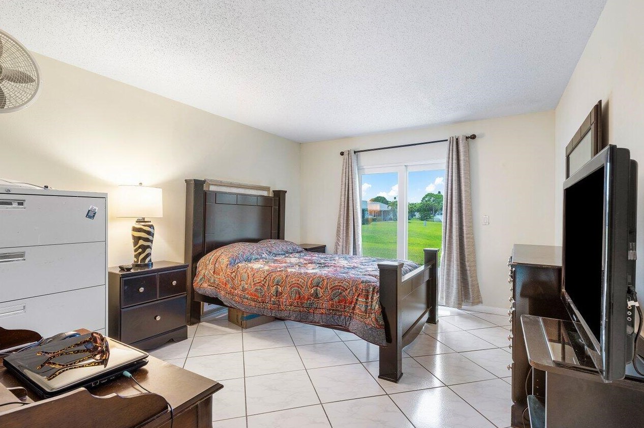 3453 Christopher St, West Palm Beach FL  33417-1020 exterior