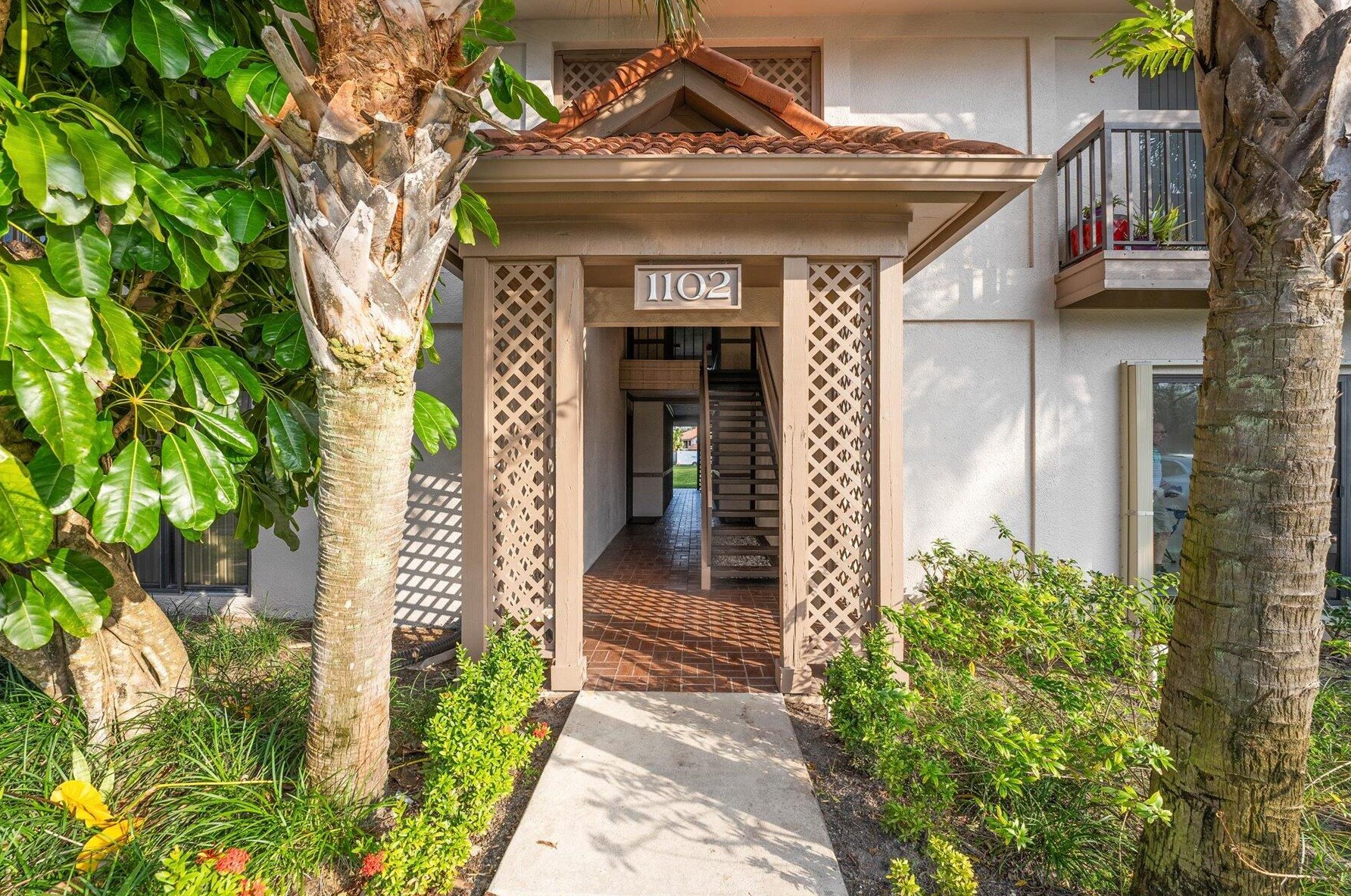 1102 Duncan Cir, West Palm Beach, FL 33418-8023