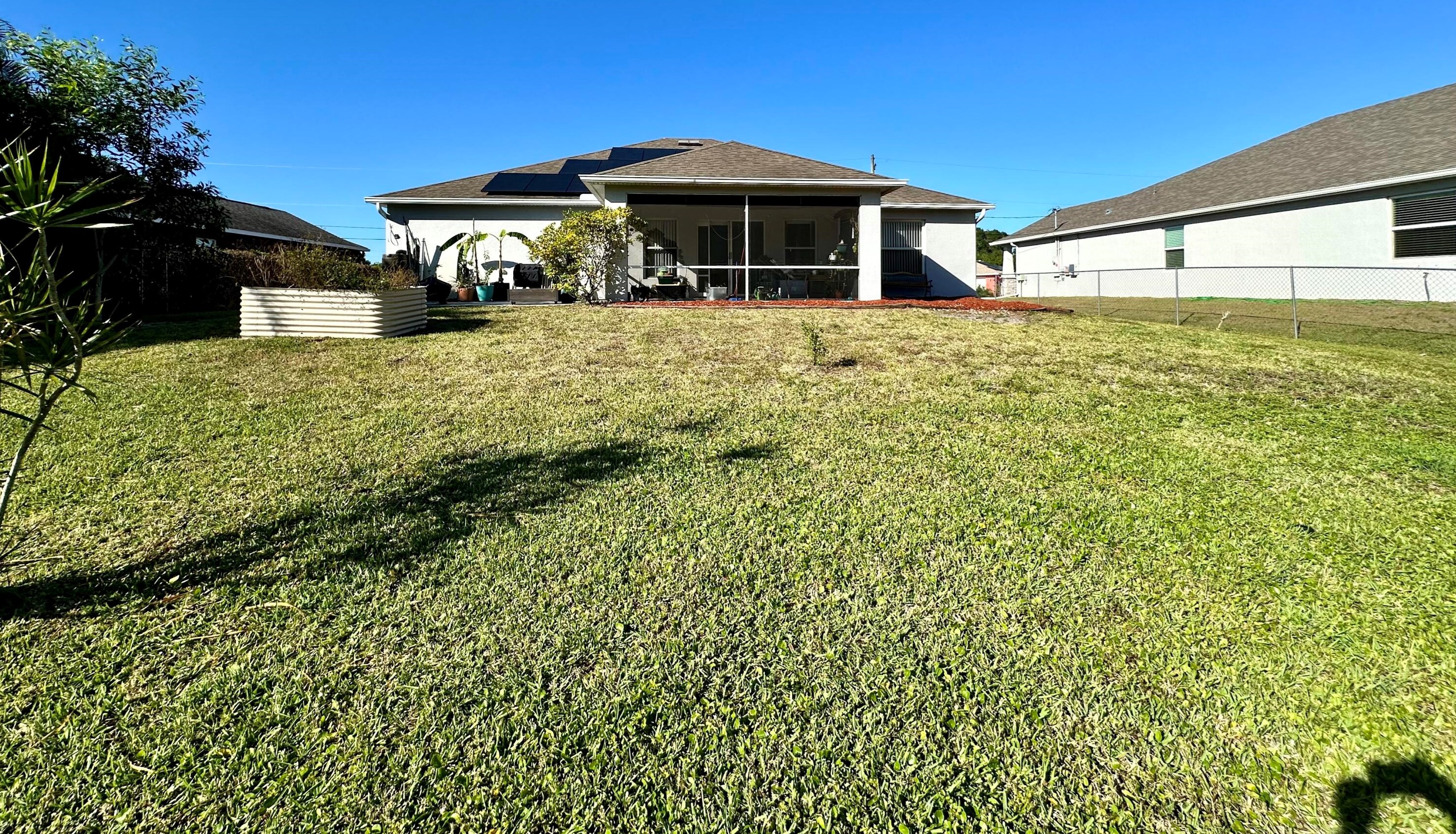 466 Essex Dr, Fort Pierce FL 34946-1229 exterior